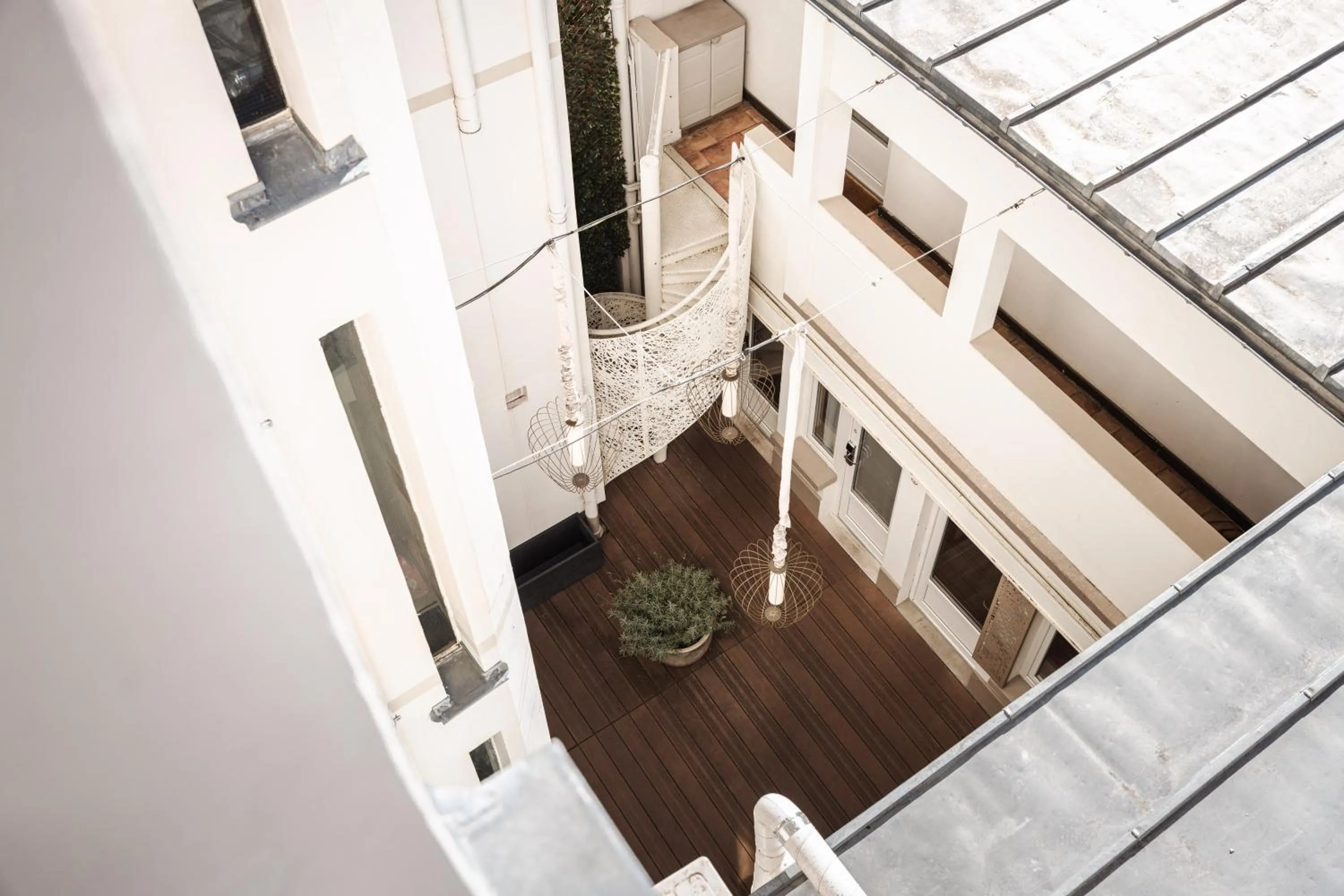 Patio in Hôtel Eiffel Segur