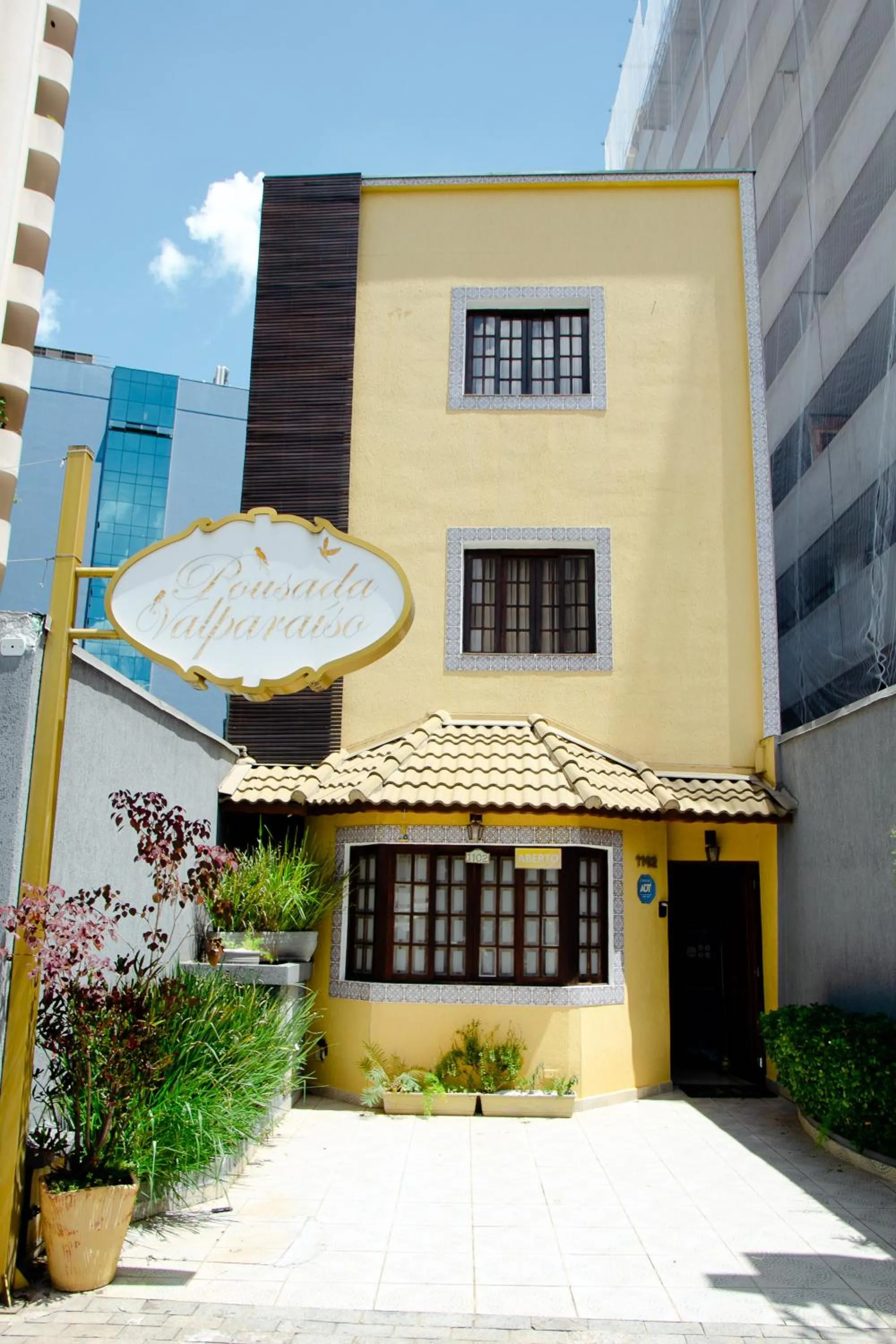 Property building in Hotel Valparaíso - Metrô Paraíso e 800m da Av Paulista