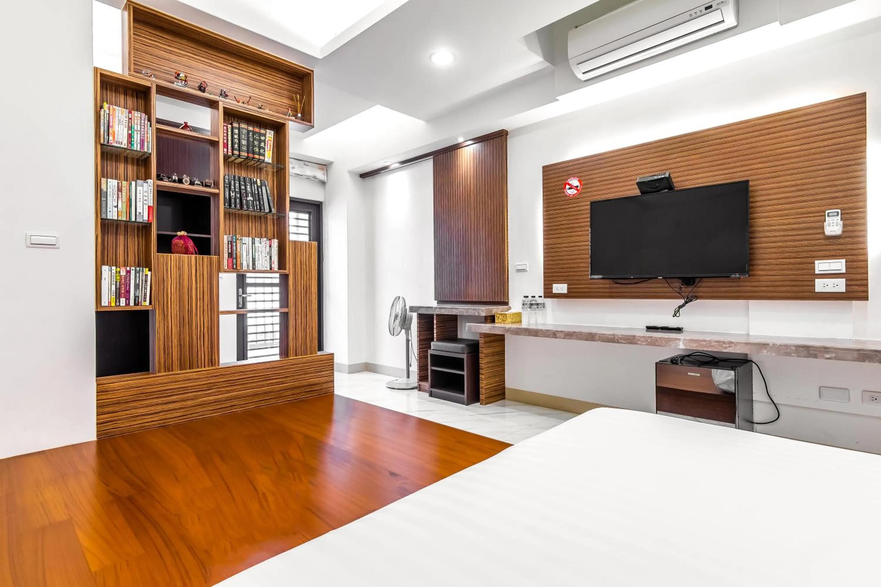 Decorative detail, Bed in Starry Home