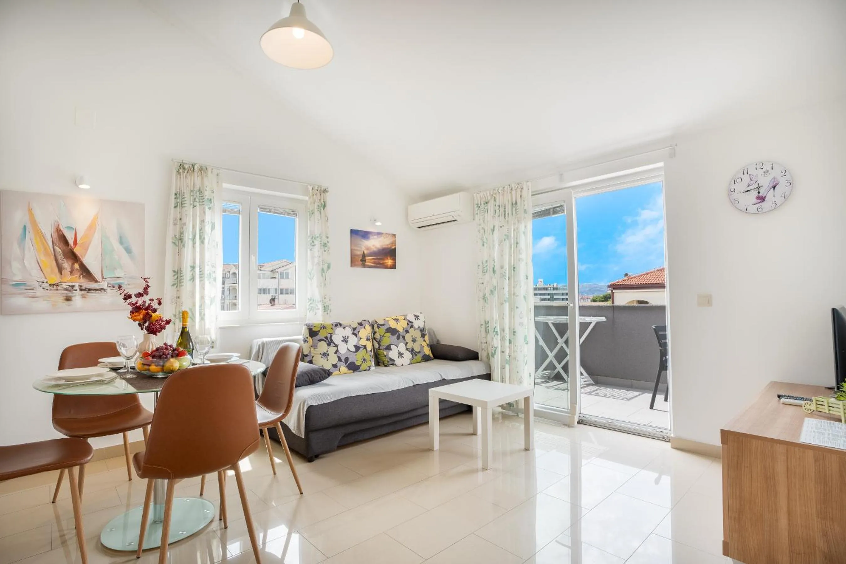 Deluxe Apartment with Terrace in Apartments A&A