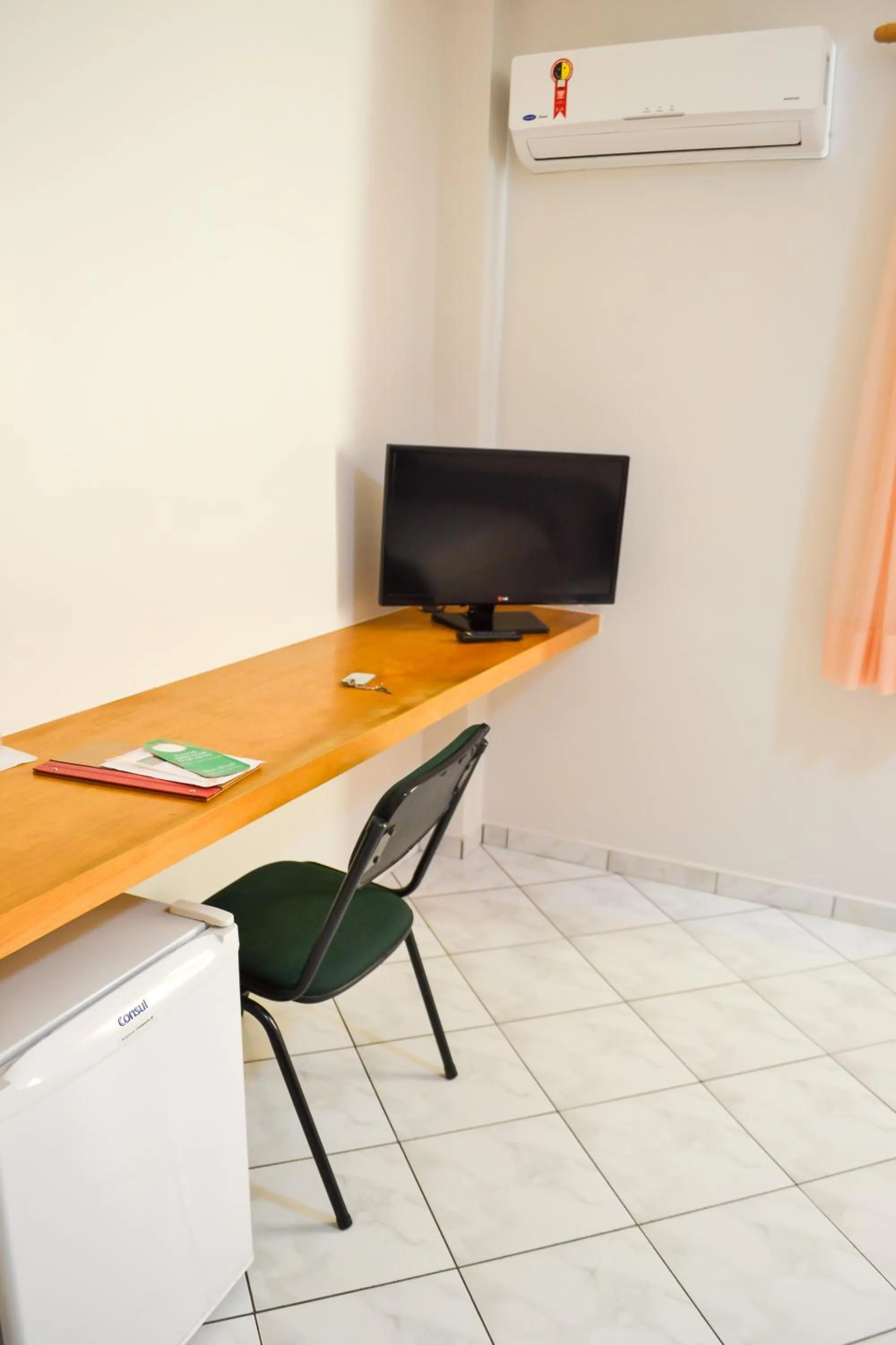 TV and multimedia in Vale Verde Palace Hotel