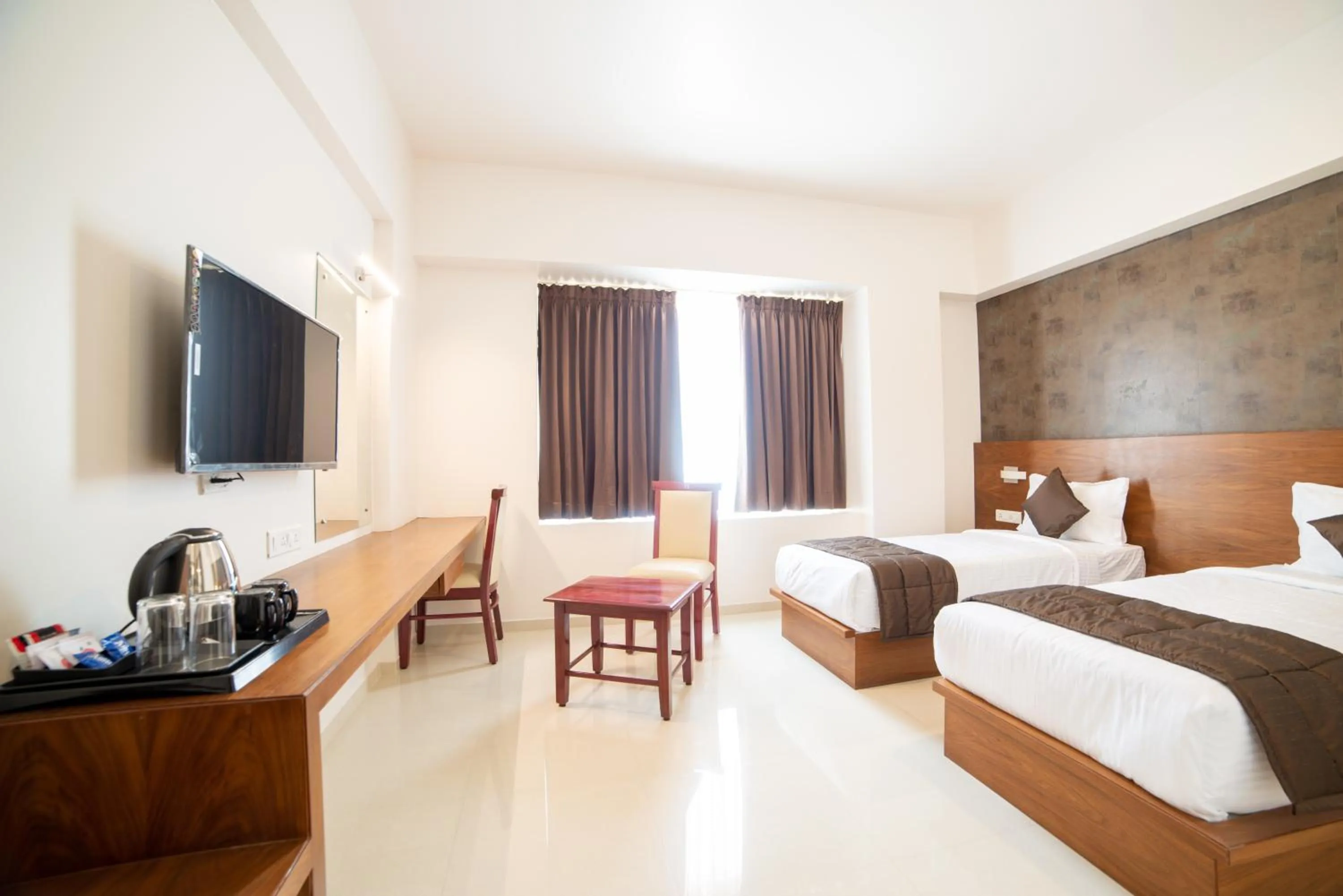 Photo of the whole room, Bed in Heritage Inn