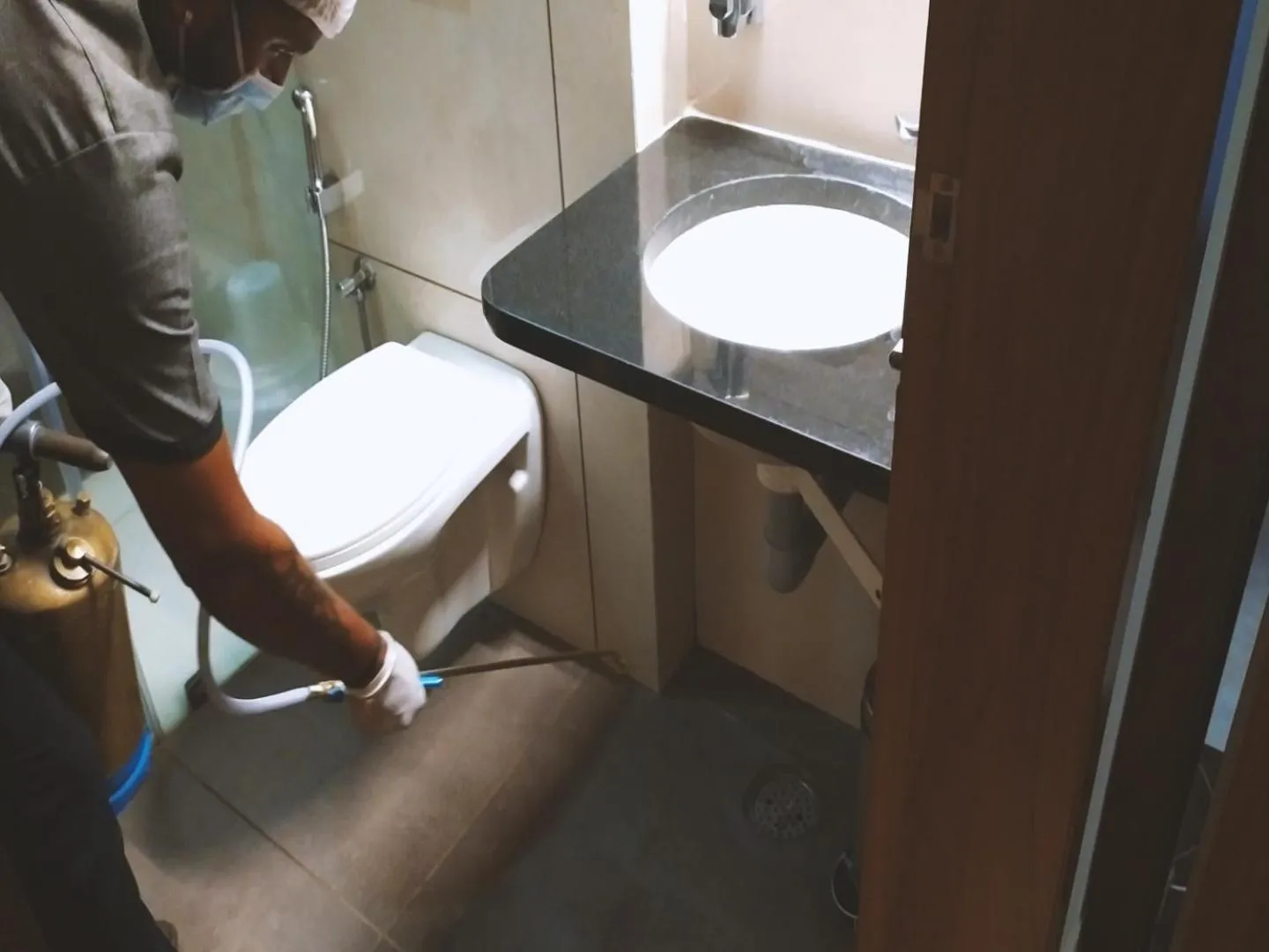 Toilet in Heritage Inn