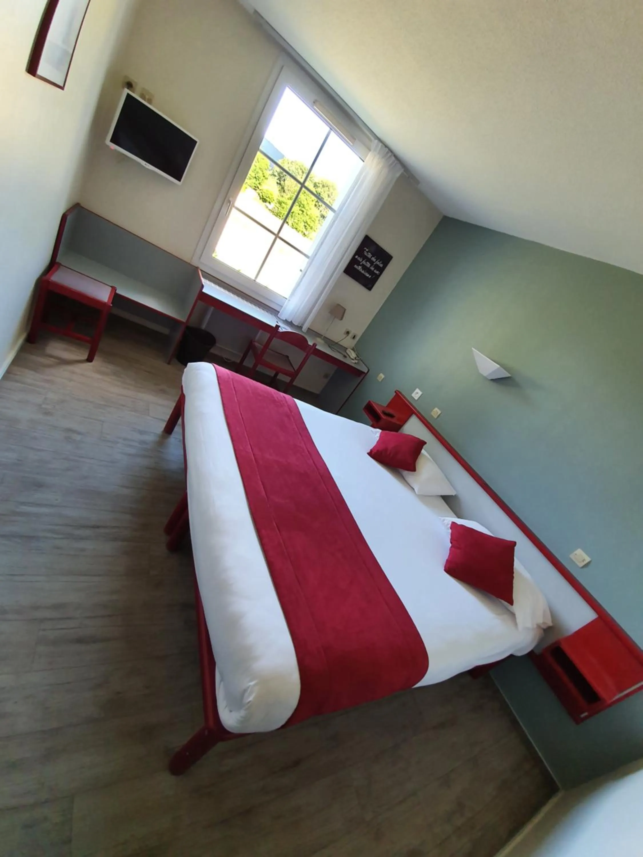 Bed in Hotel Saint Odilon