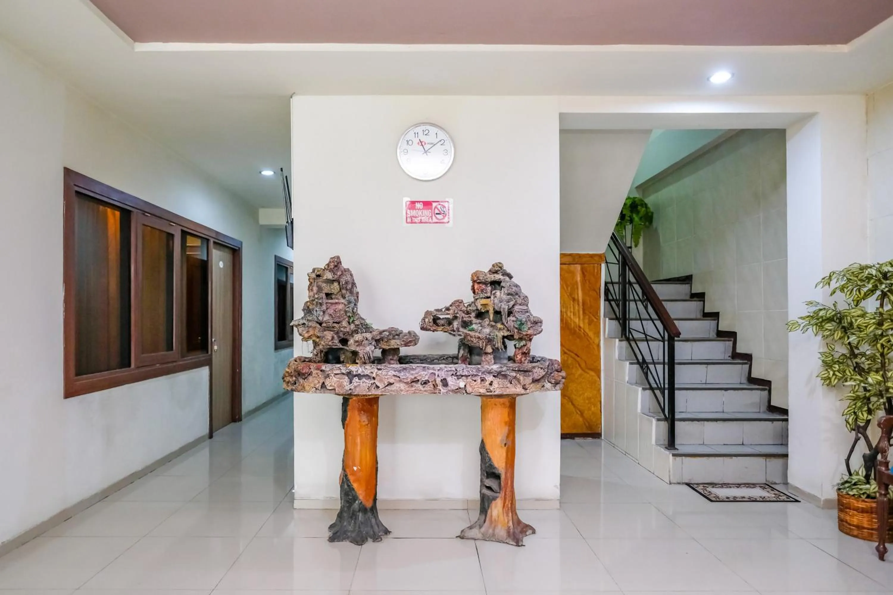 Property building in RedDoorz @ Panglima Sudirman