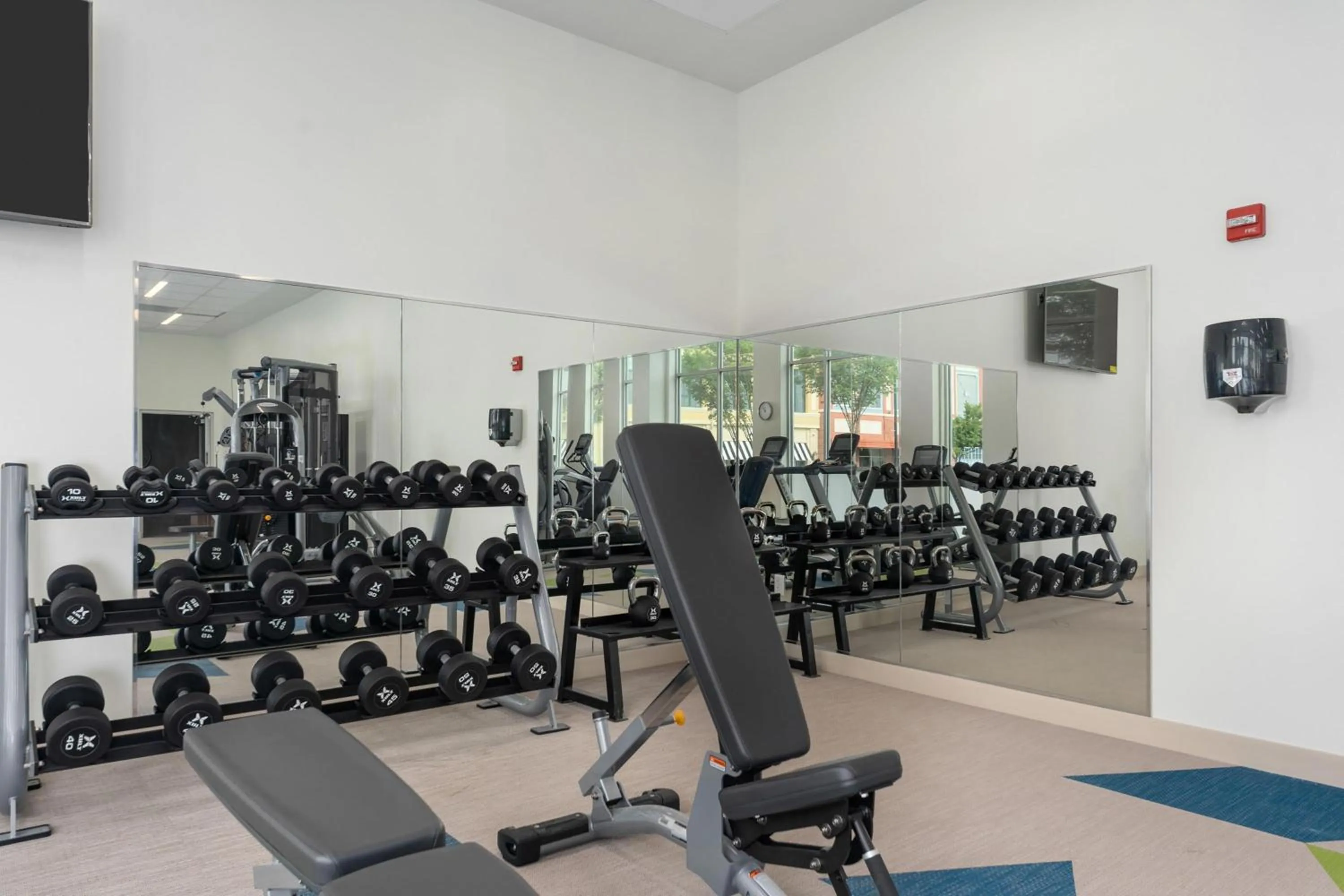 Fitness centre/facilities in Element Hampton Peninsula Town Center
