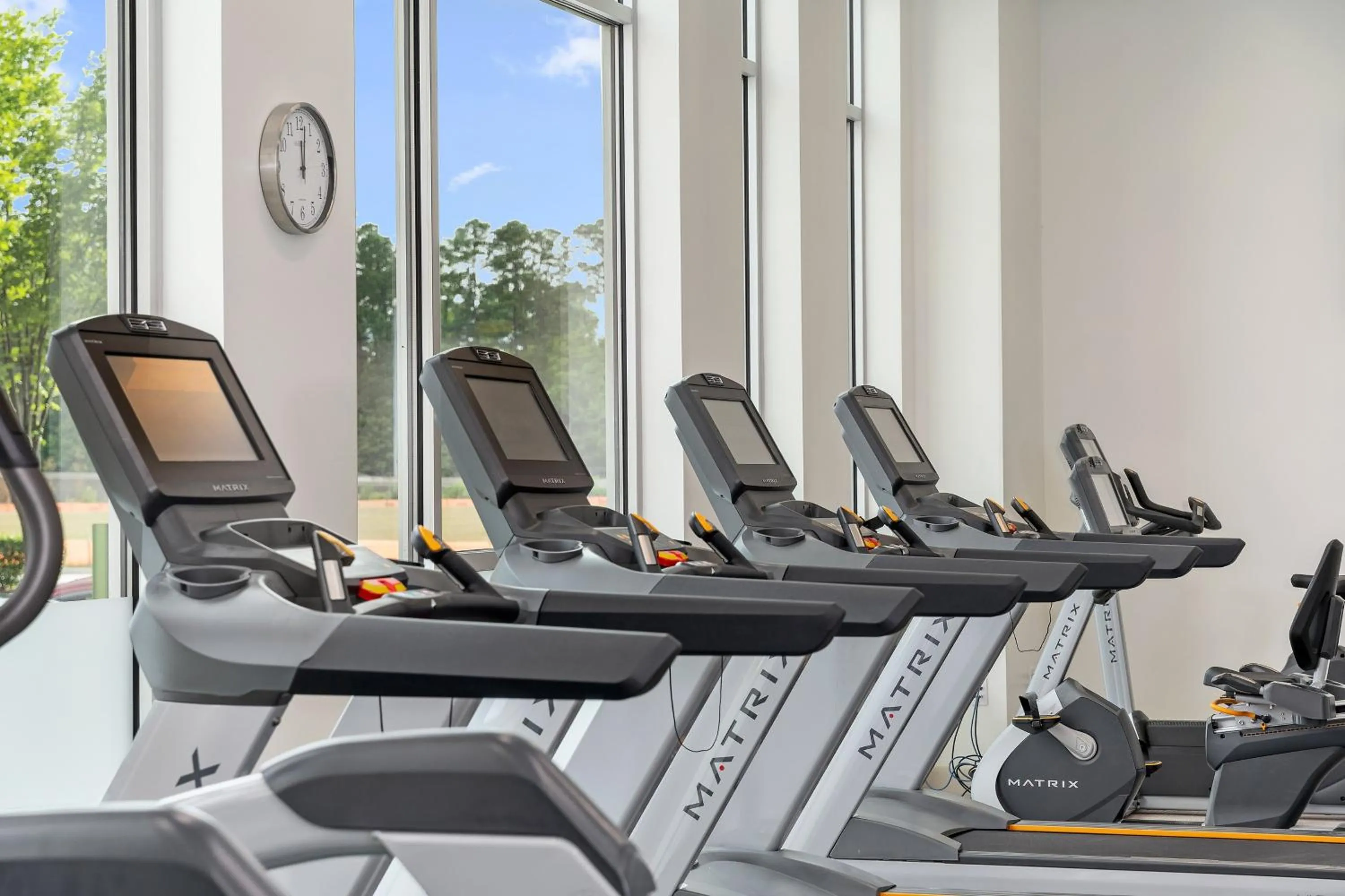 Fitness centre/facilities in Element Hampton Peninsula Town Center