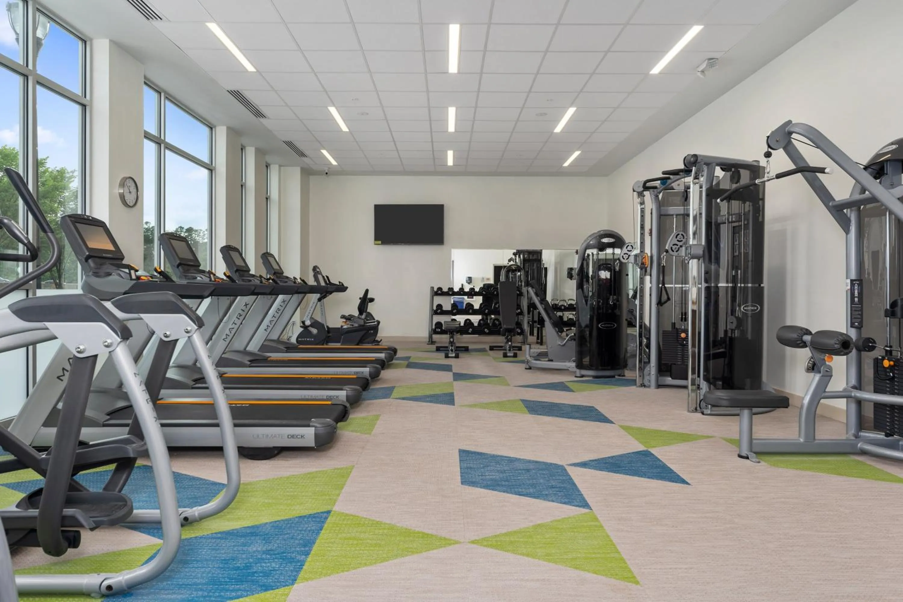 Fitness centre/facilities in Element Hampton Peninsula Town Center