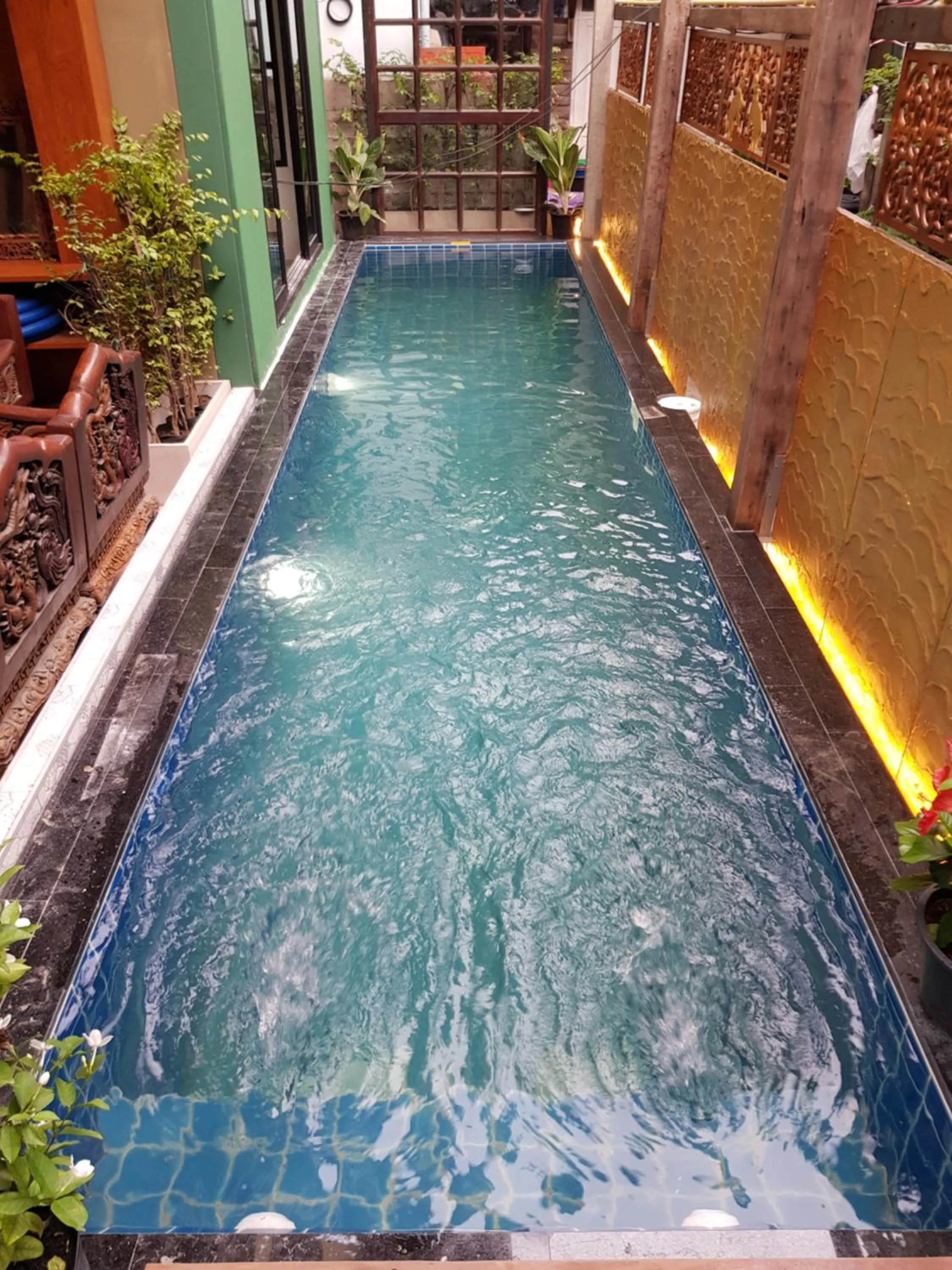 Swimming pool in Tepbunthom Hostel