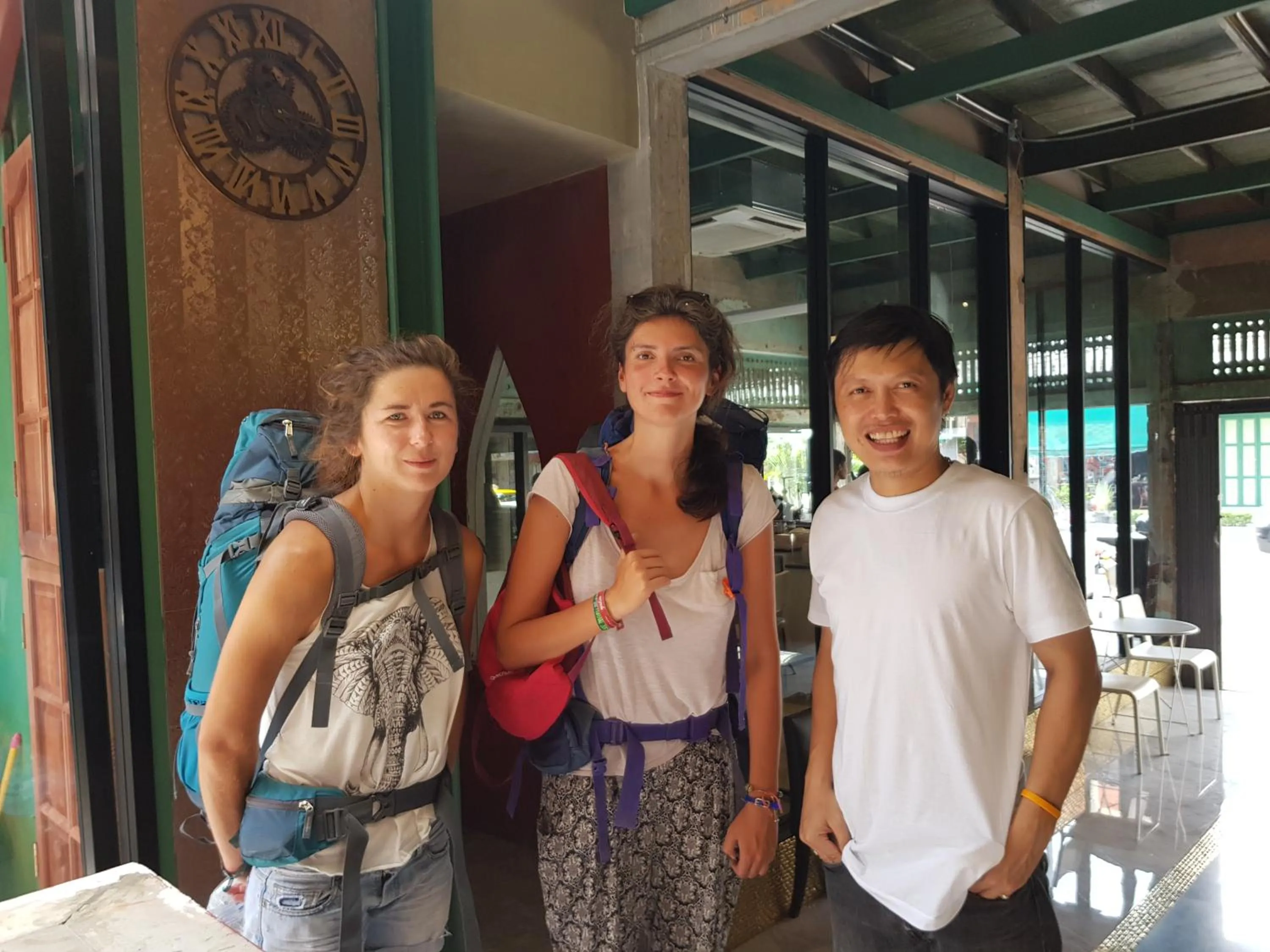 People in Tepbunthom Hostel