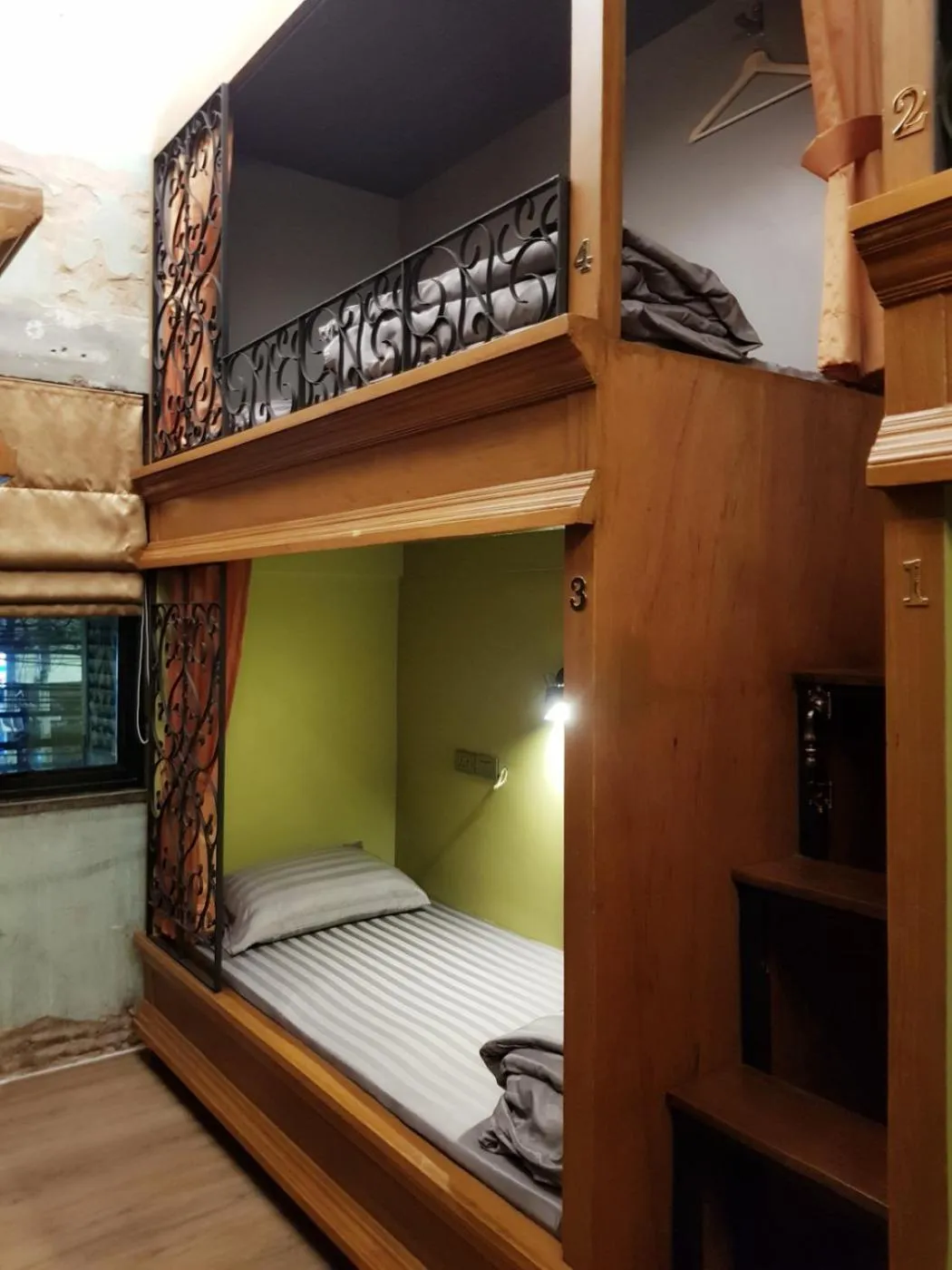 bunk bed, Bed in Tepbunthom Hostel
