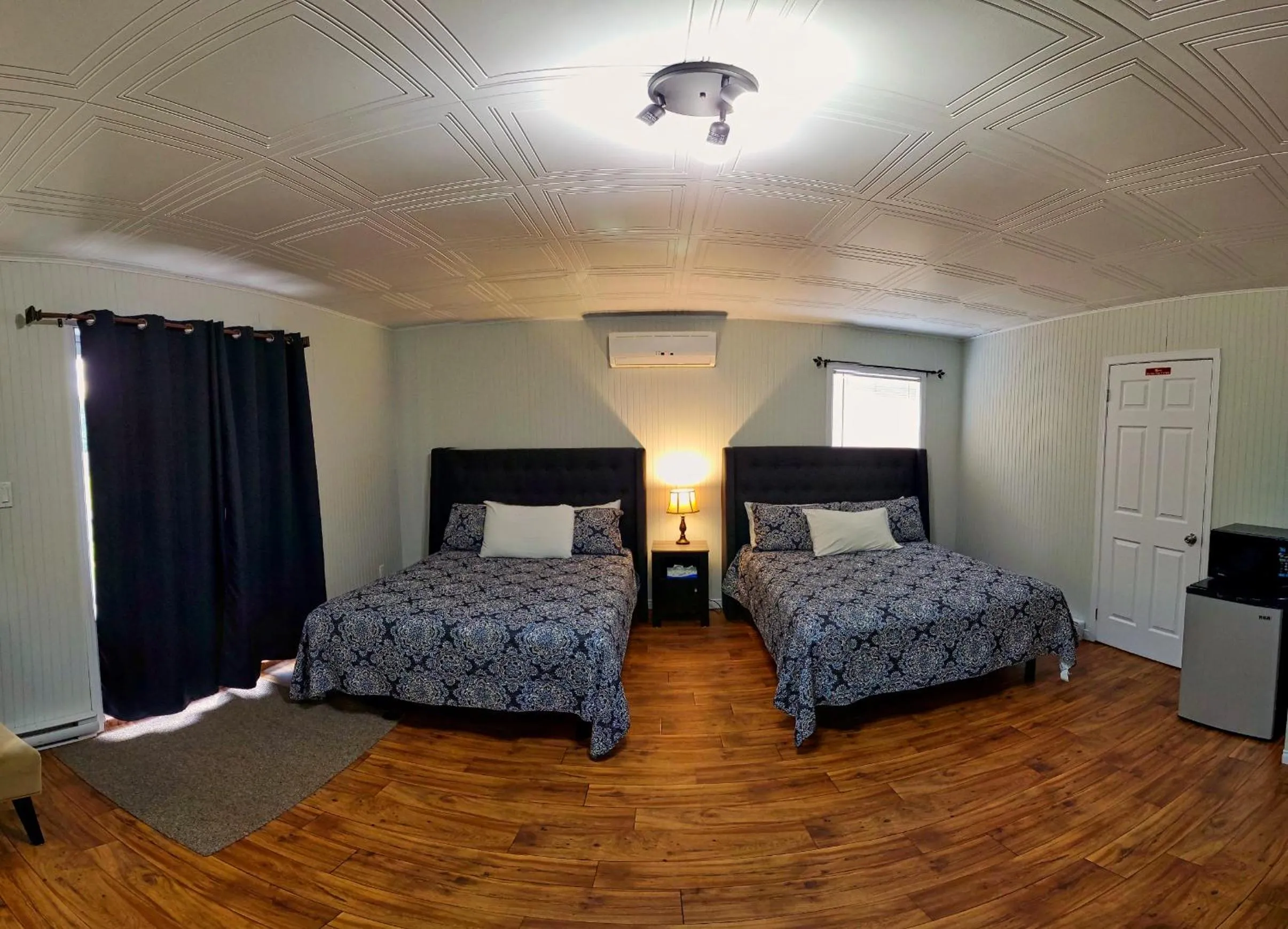 Bed in Motel Au Vieux Frontenac