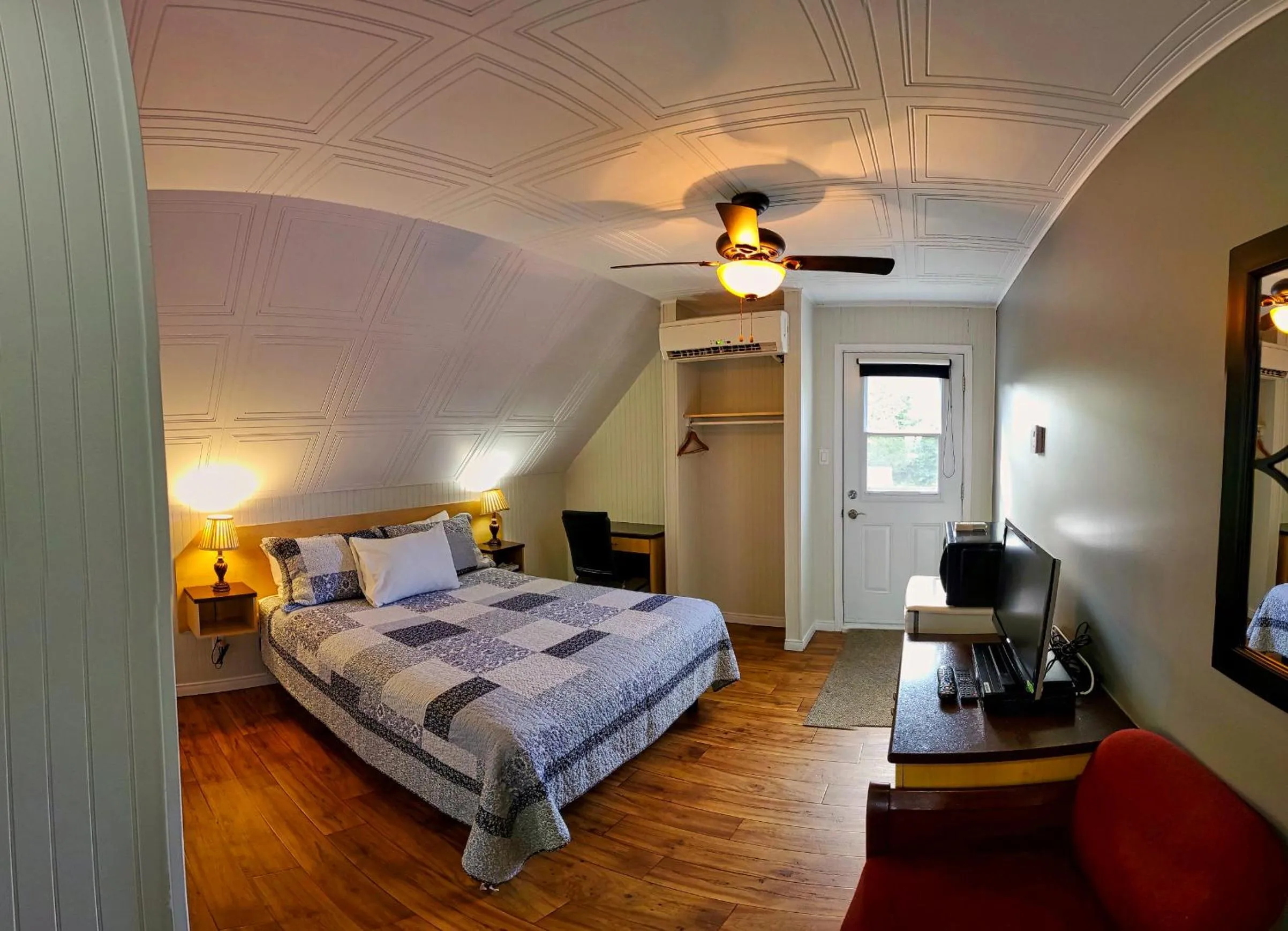 Bed in Motel Au Vieux Frontenac