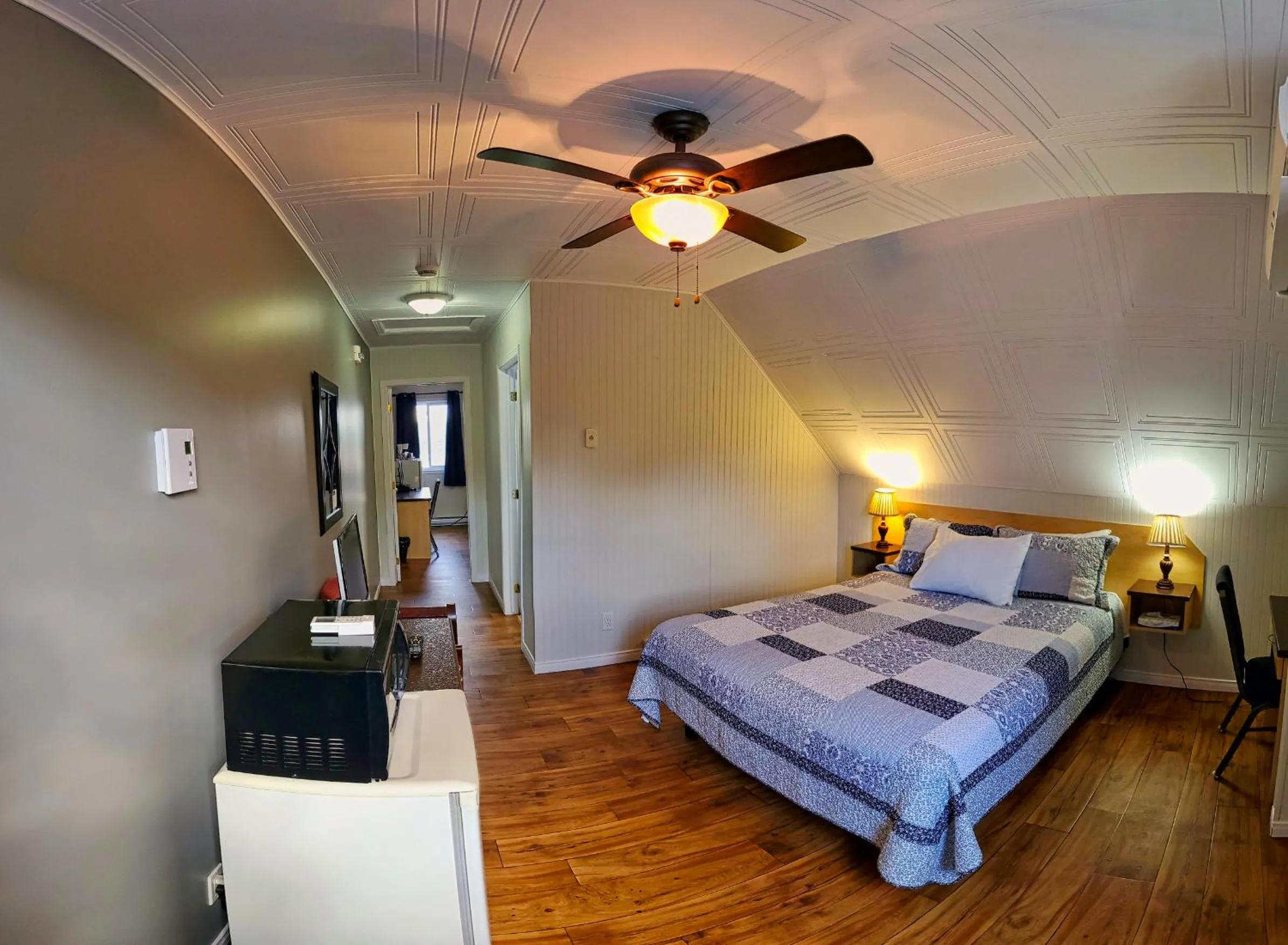 Bed in Motel Au Vieux Frontenac