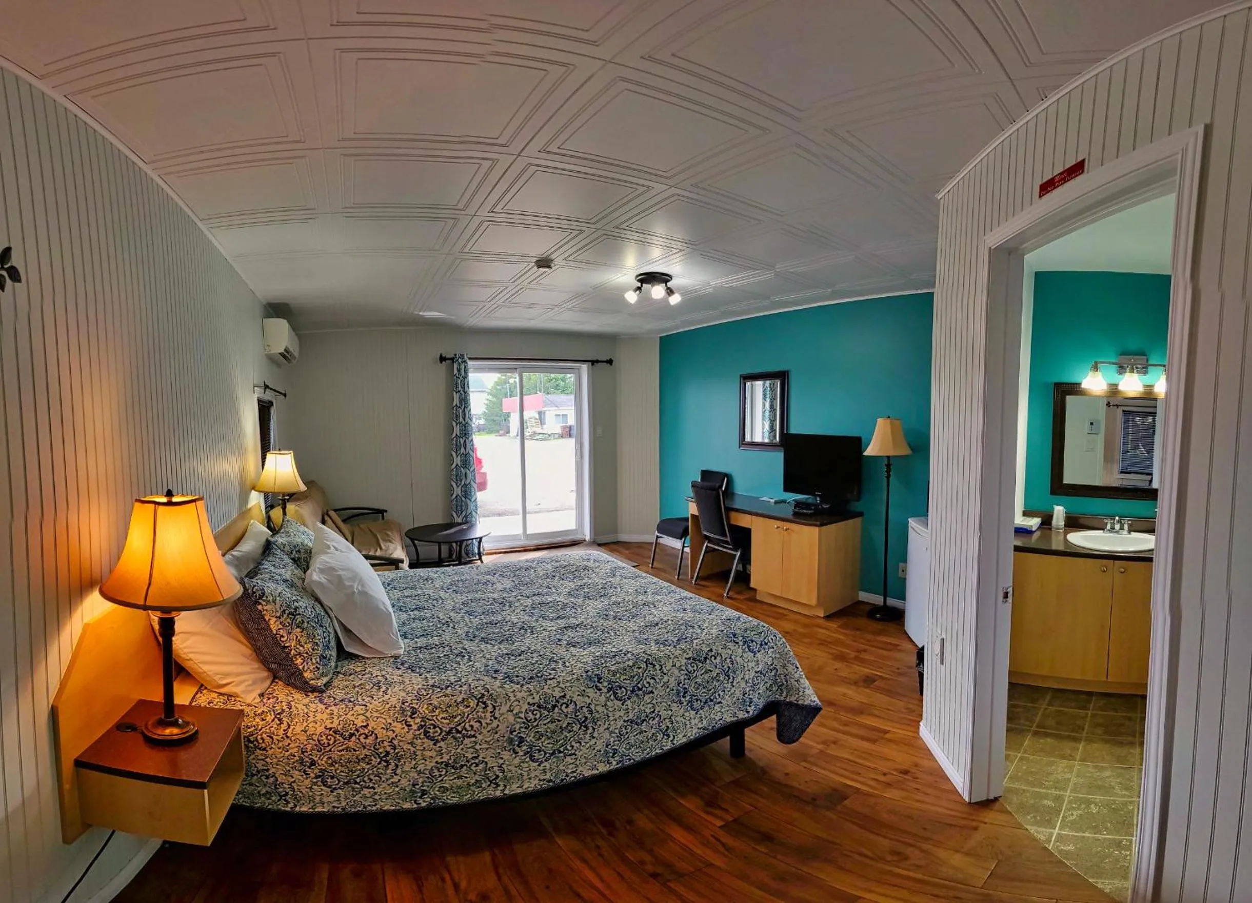 Bed in Motel Au Vieux Frontenac