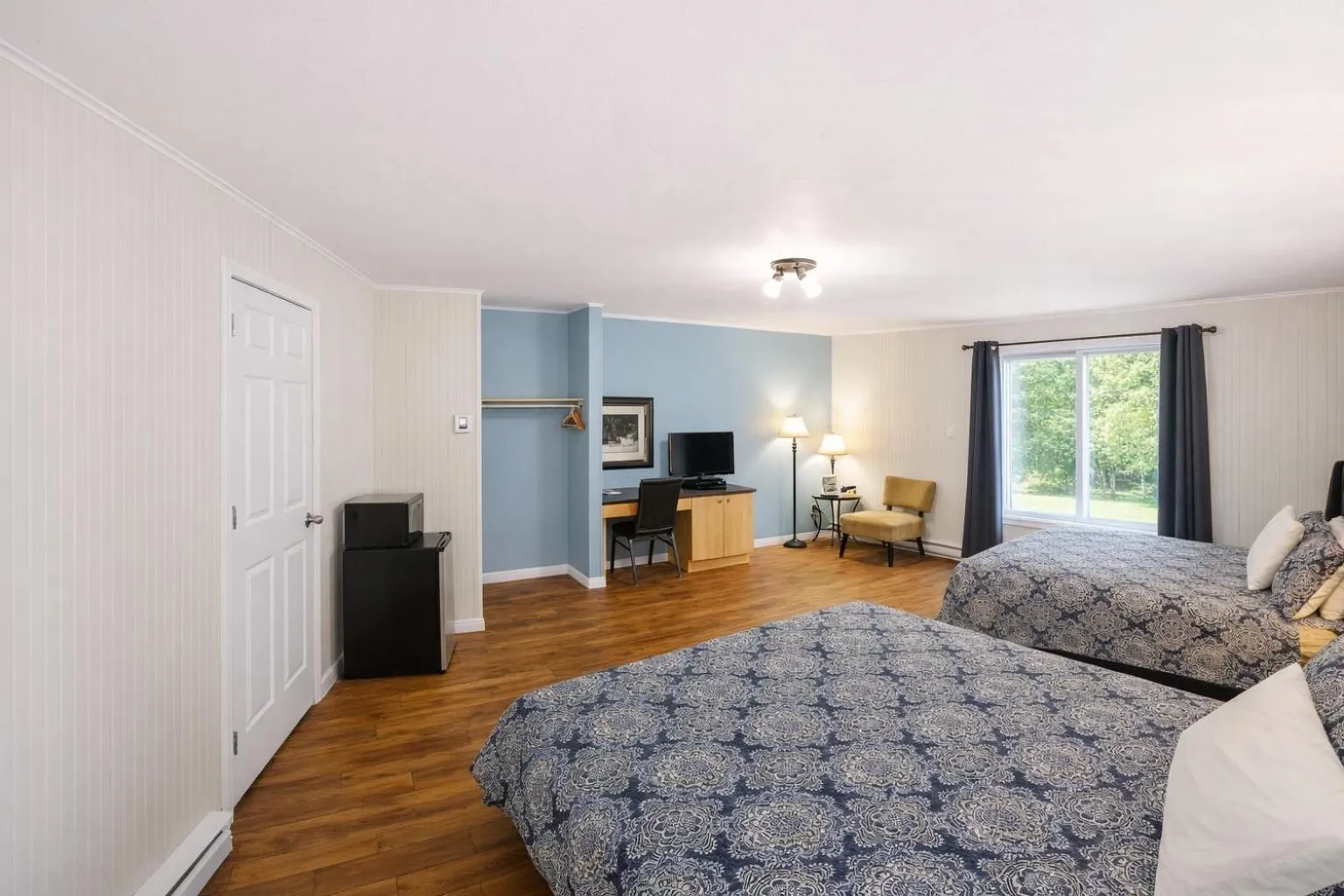 Bed in Motel Au Vieux Frontenac