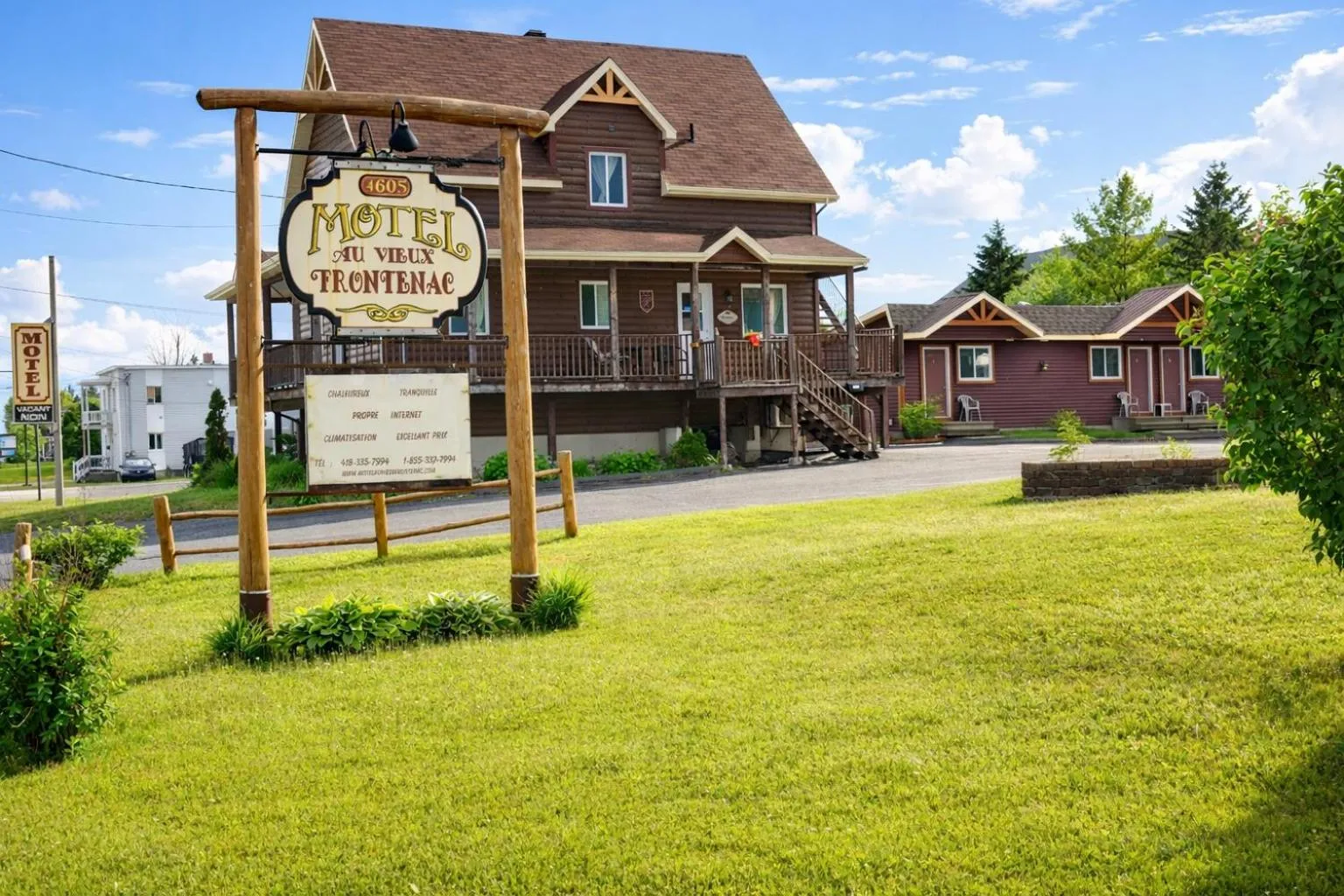 Property building in Motel Au Vieux Frontenac