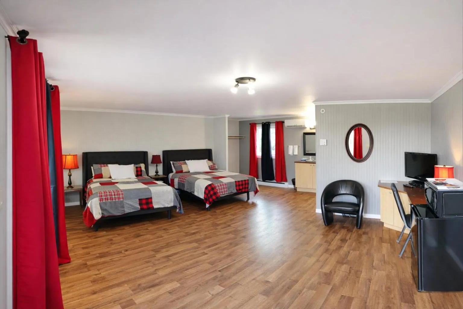 Bed in Motel Au Vieux Frontenac