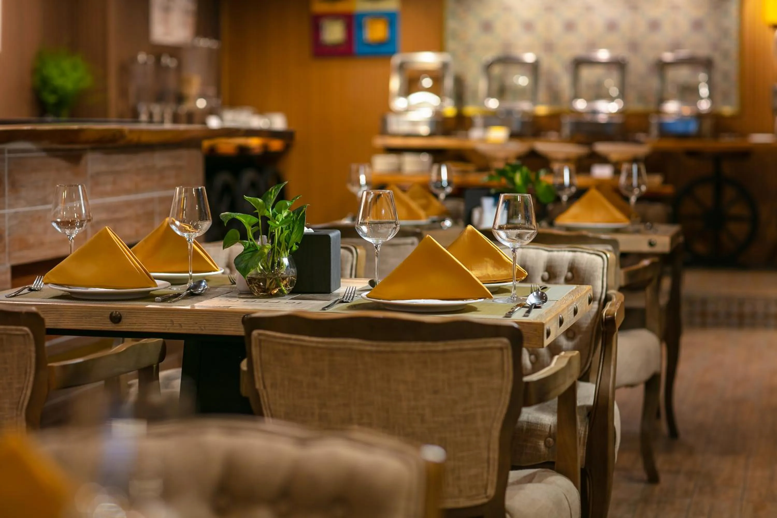 Restaurant/places to eat in Nesta Hotel Saigon