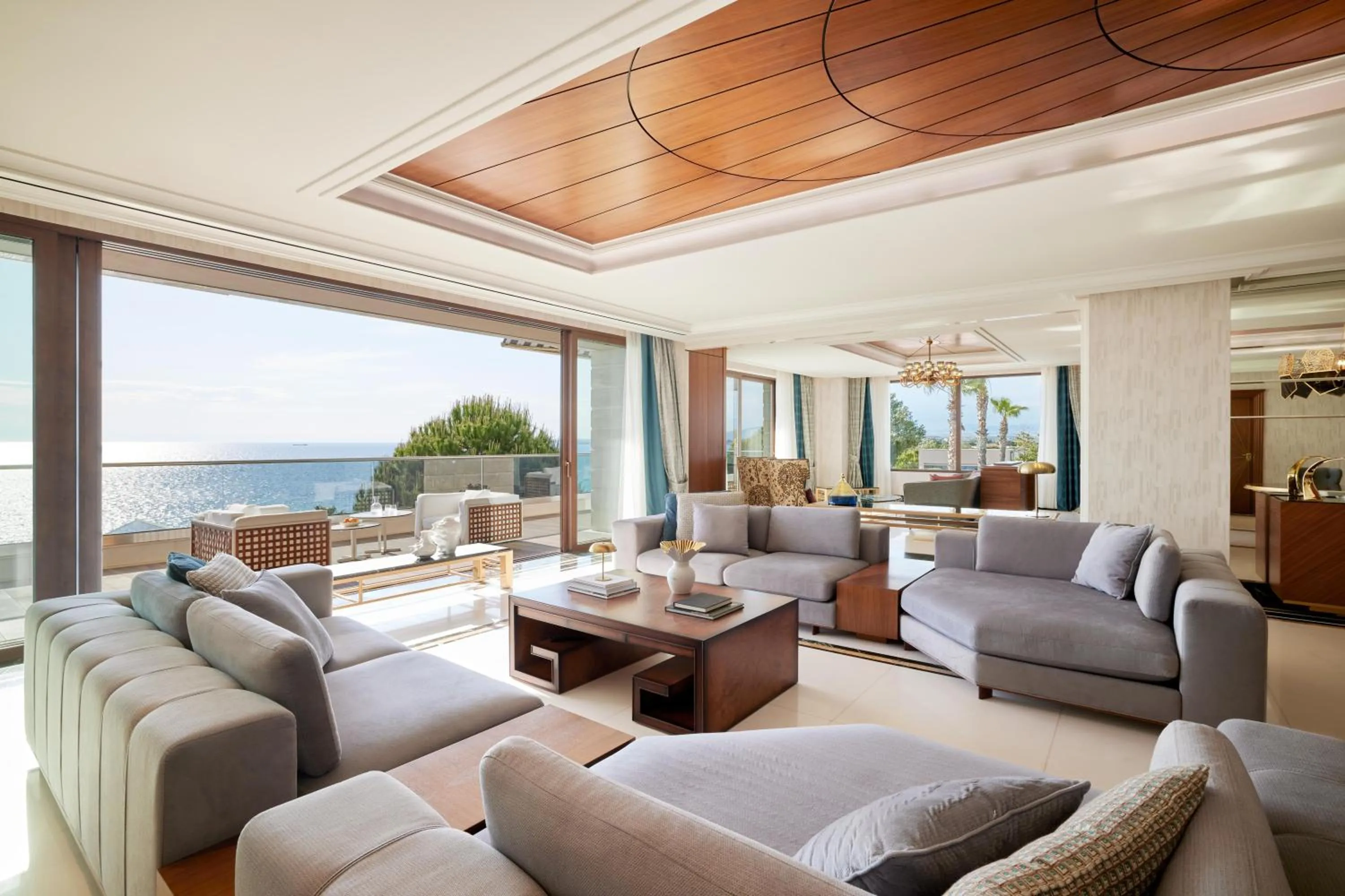 TV and multimedia in Pomegranate Wellness Spa Hotel