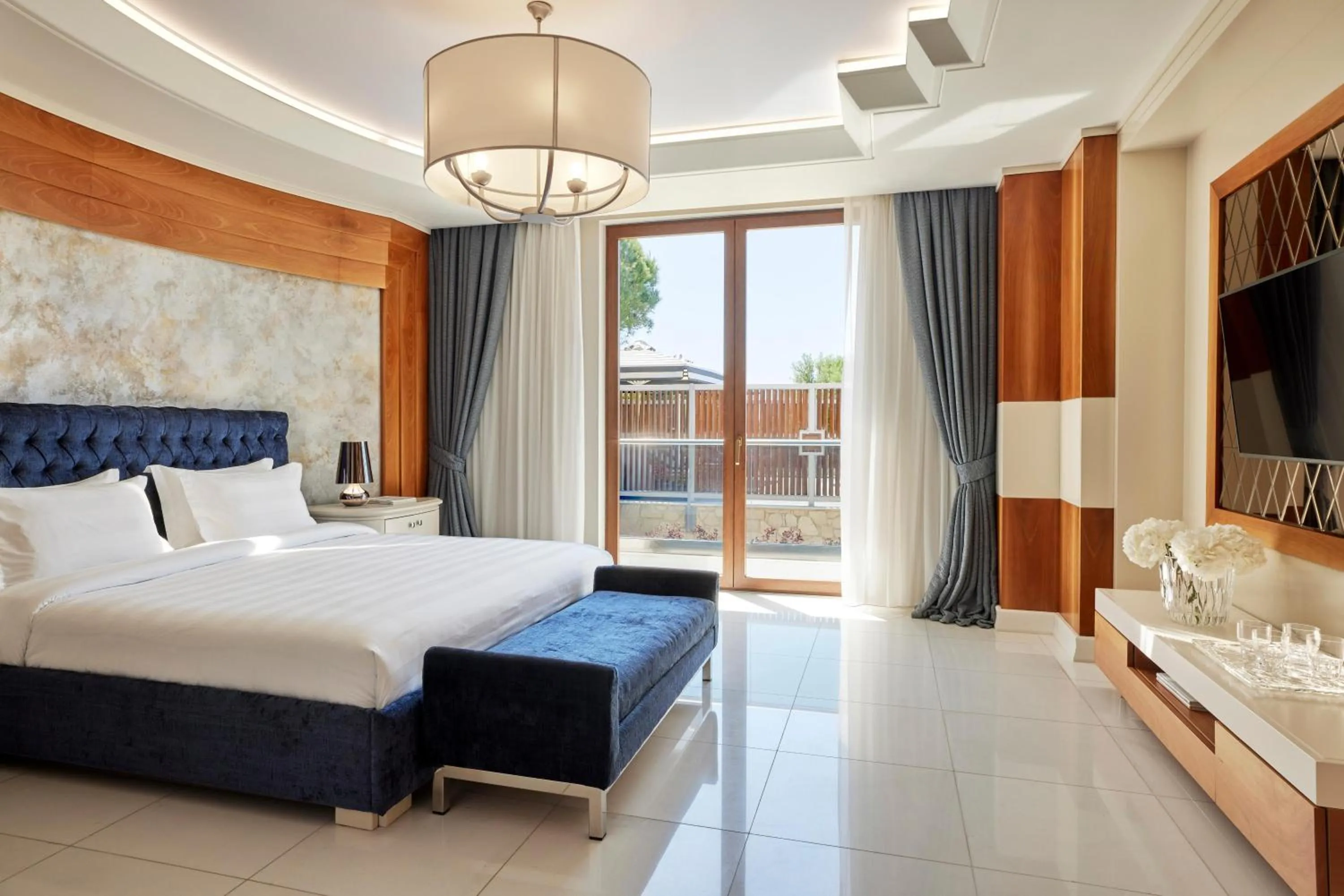 Bed in Pomegranate Wellness Spa Hotel