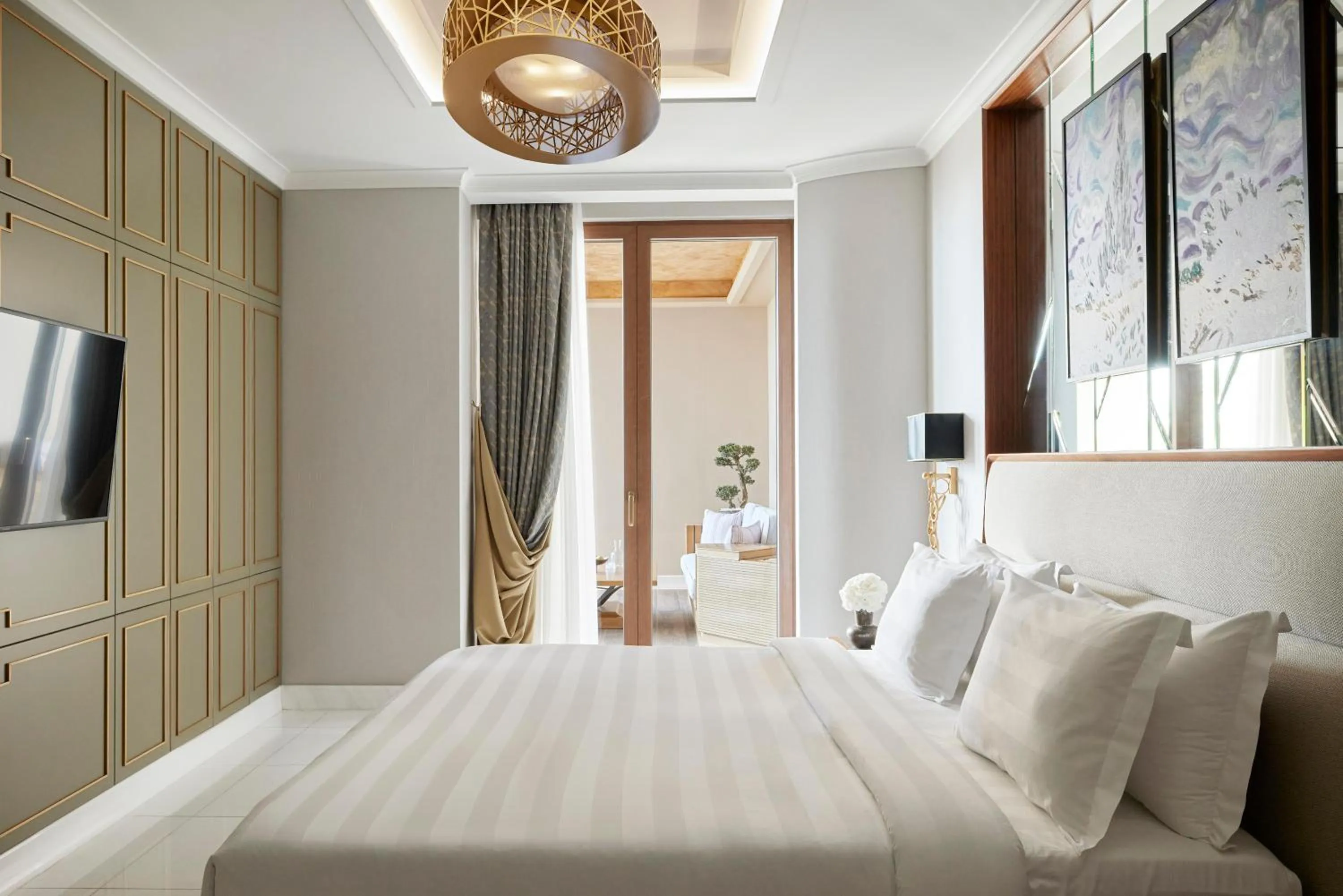 Bed in Pomegranate Wellness Spa Hotel