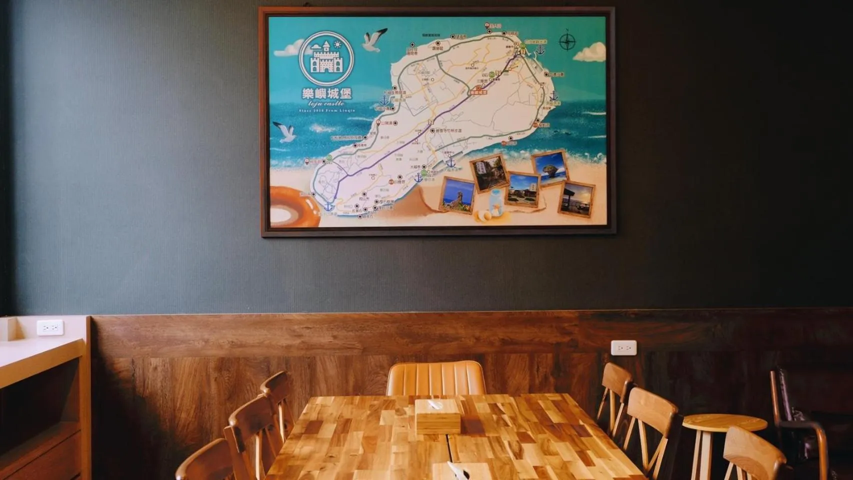 Seating area in Xiaoliuqiu Loju Castle Inn