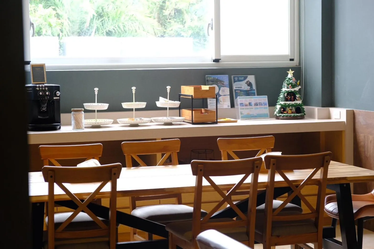 Seating area in Xiaoliuqiu Loju Castle Inn