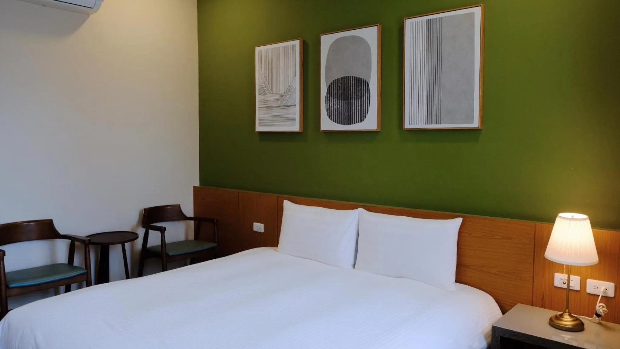 Photo of the whole room, Bed in Xiaoliuqiu Loju Castle Inn