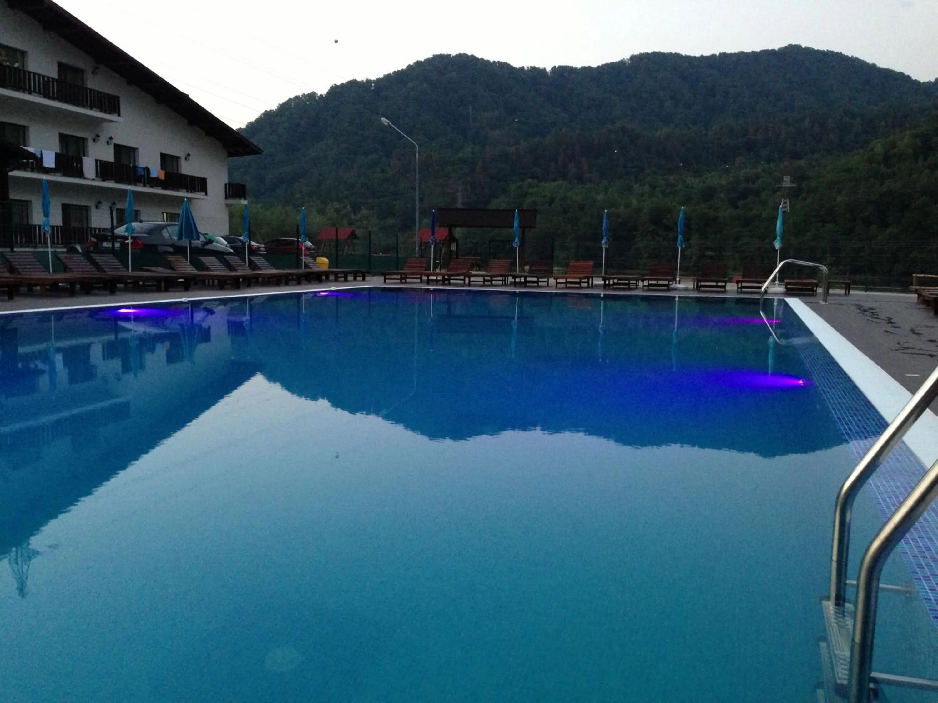 Summer in Hotel Class