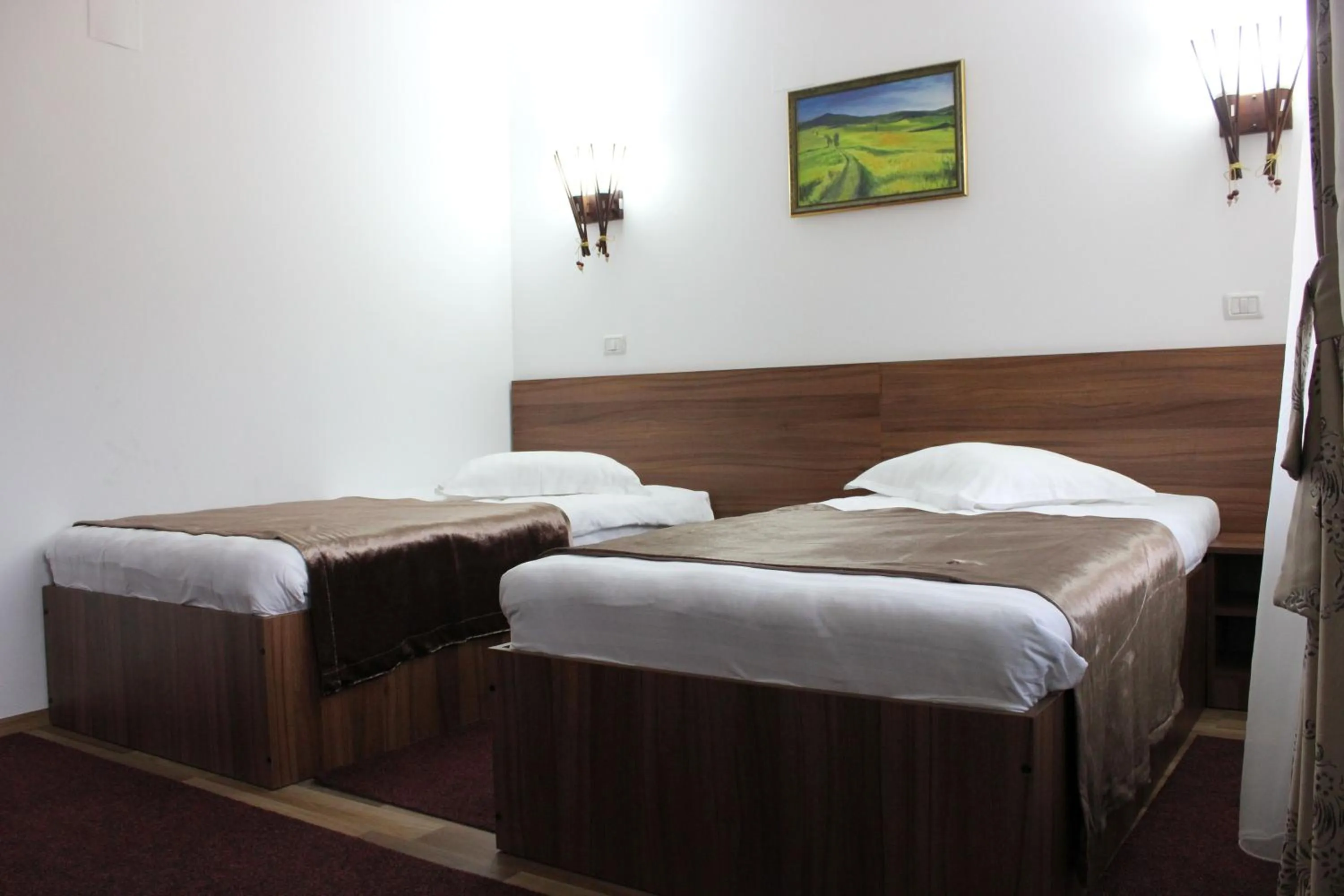 Spring, Bed in Hotel Class