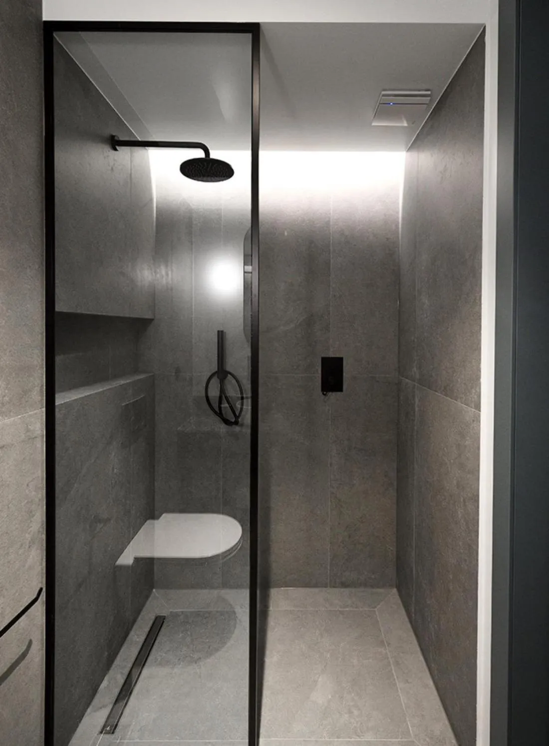 Bathroom in Roomore Apartments