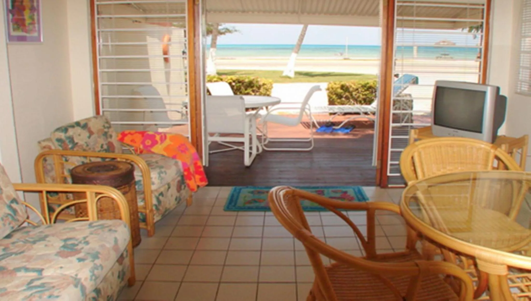 Dining area in Aruba Beach Villas