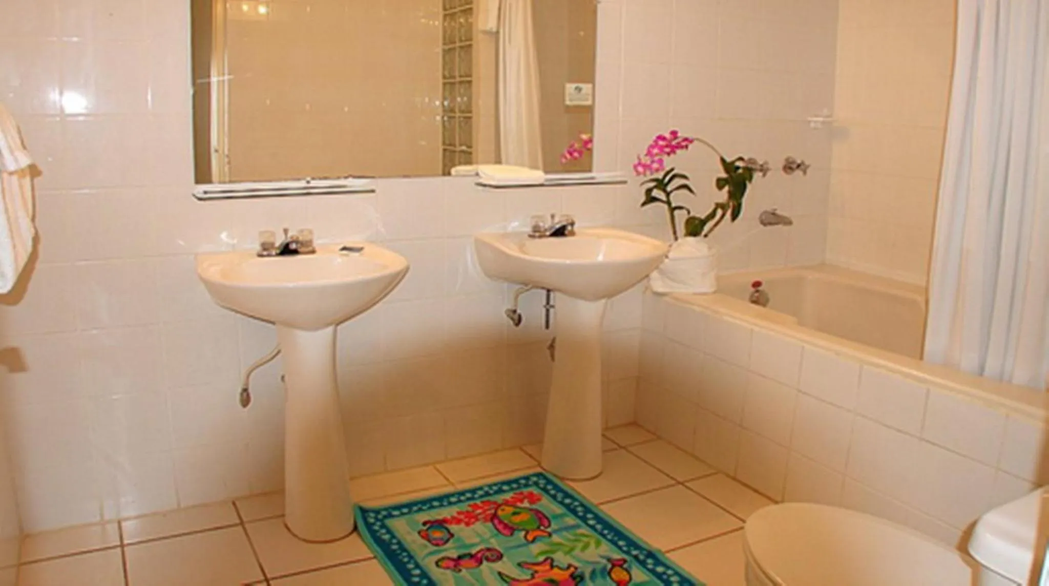 Toilet in Aruba Beach Villas