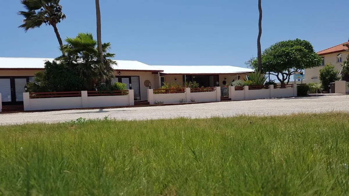 Area and facilities in Aruba Beach Villas