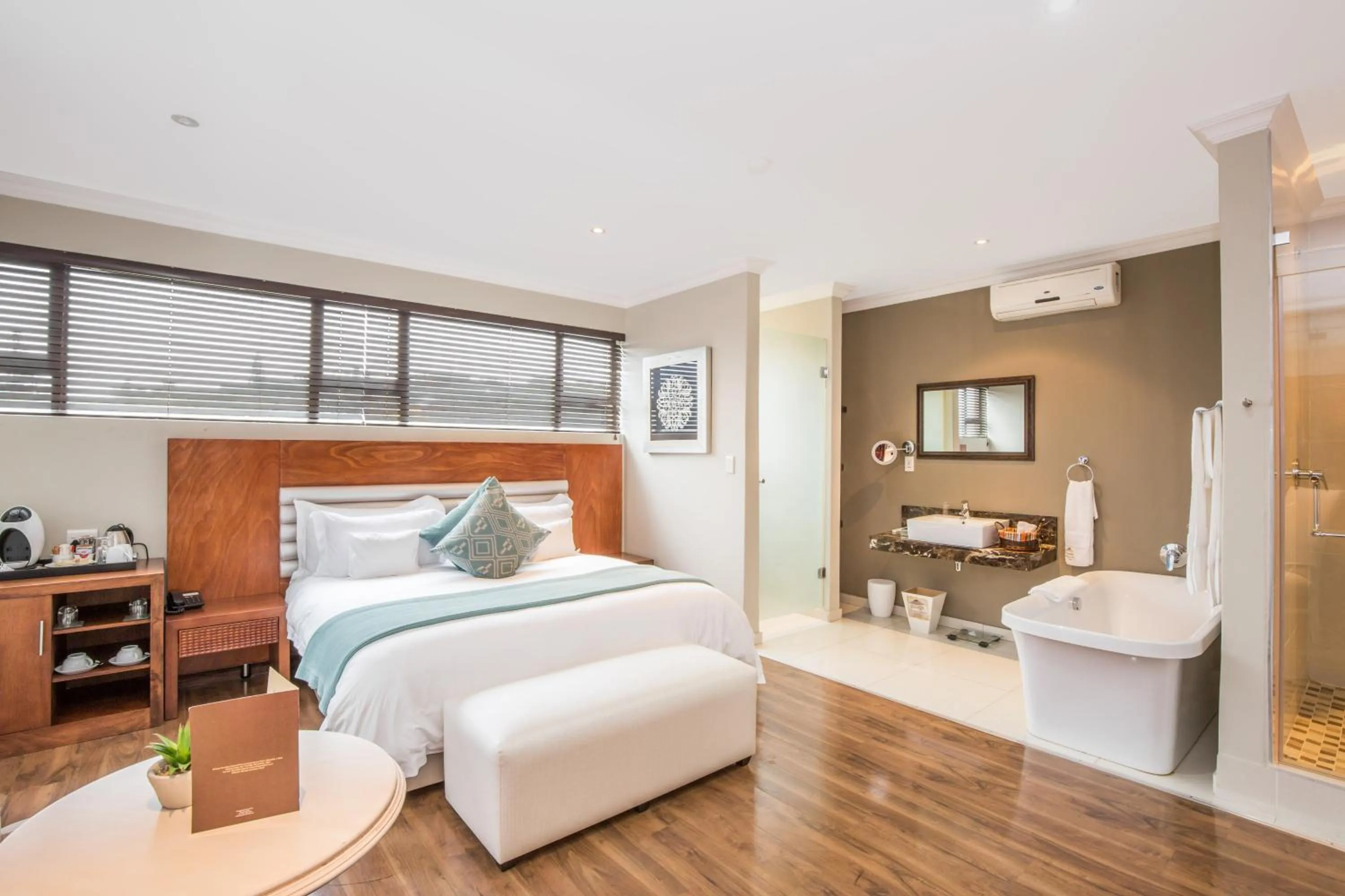 Bed in Ekhaya Boutique Hotel