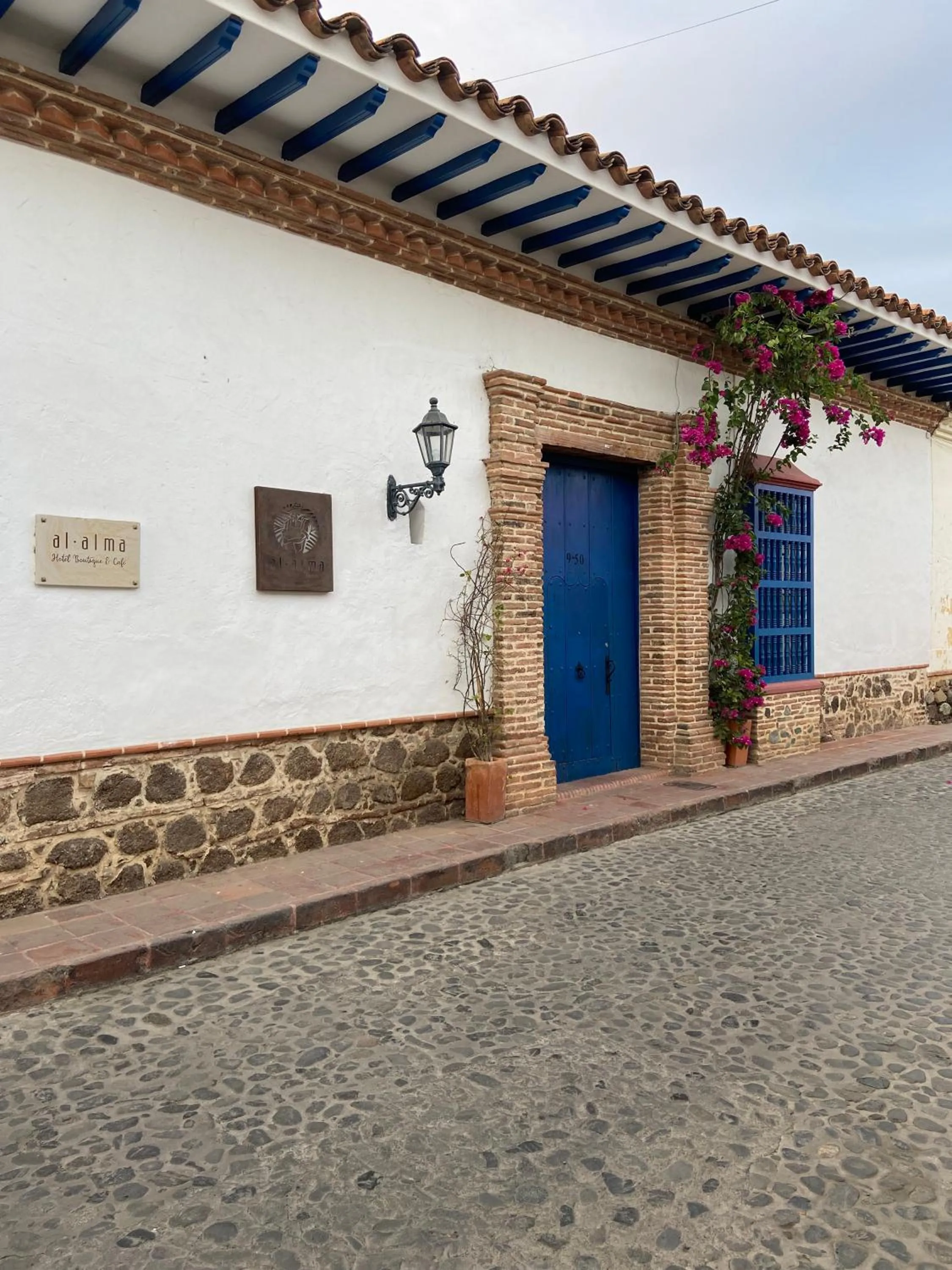 Property building in Hotel Boutique Al Alma
