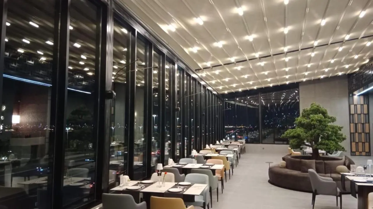 Restaurant/places to eat in Banan Hotel & فندق بنان