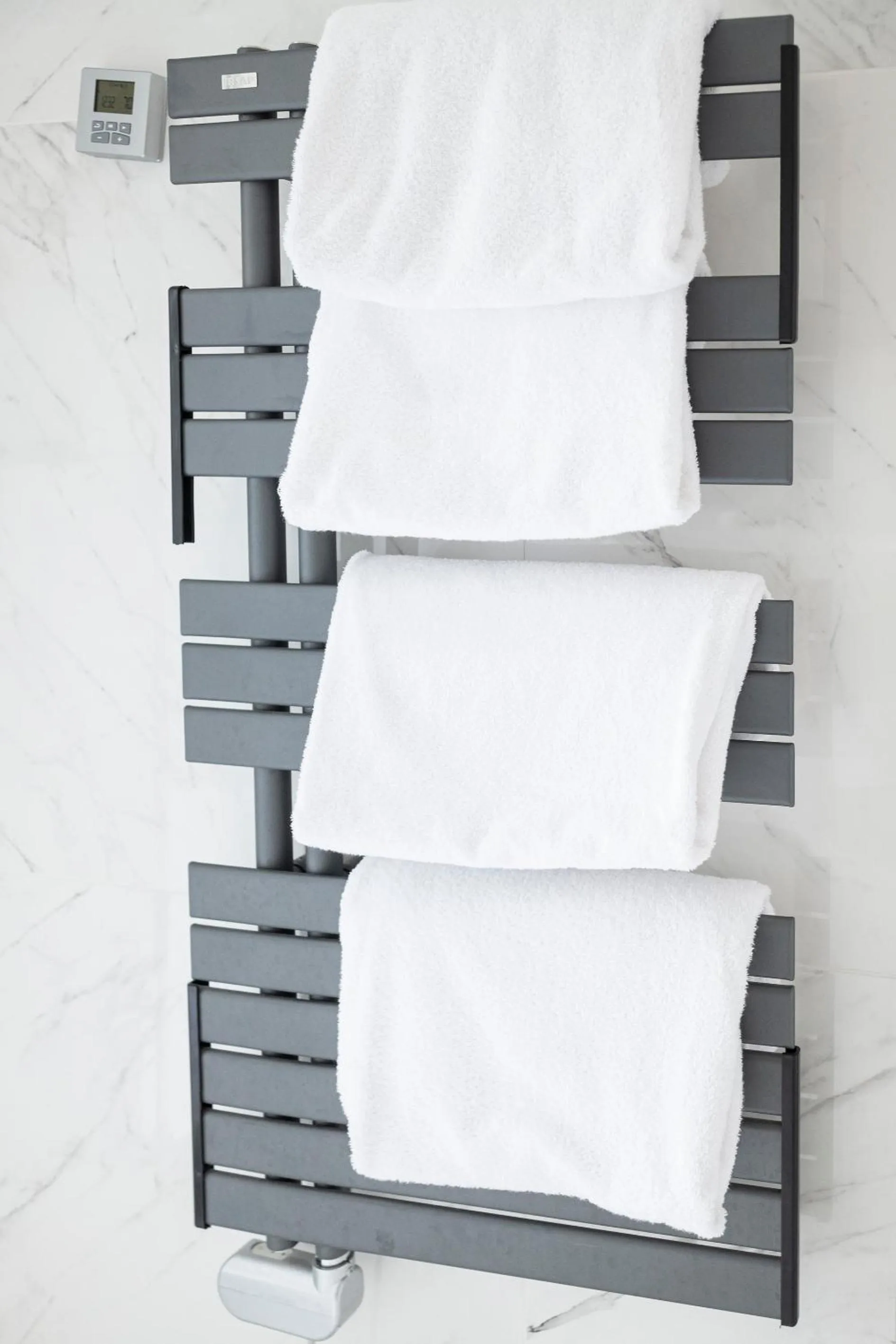 Bathroom, Bed in Hotel Aida Marais