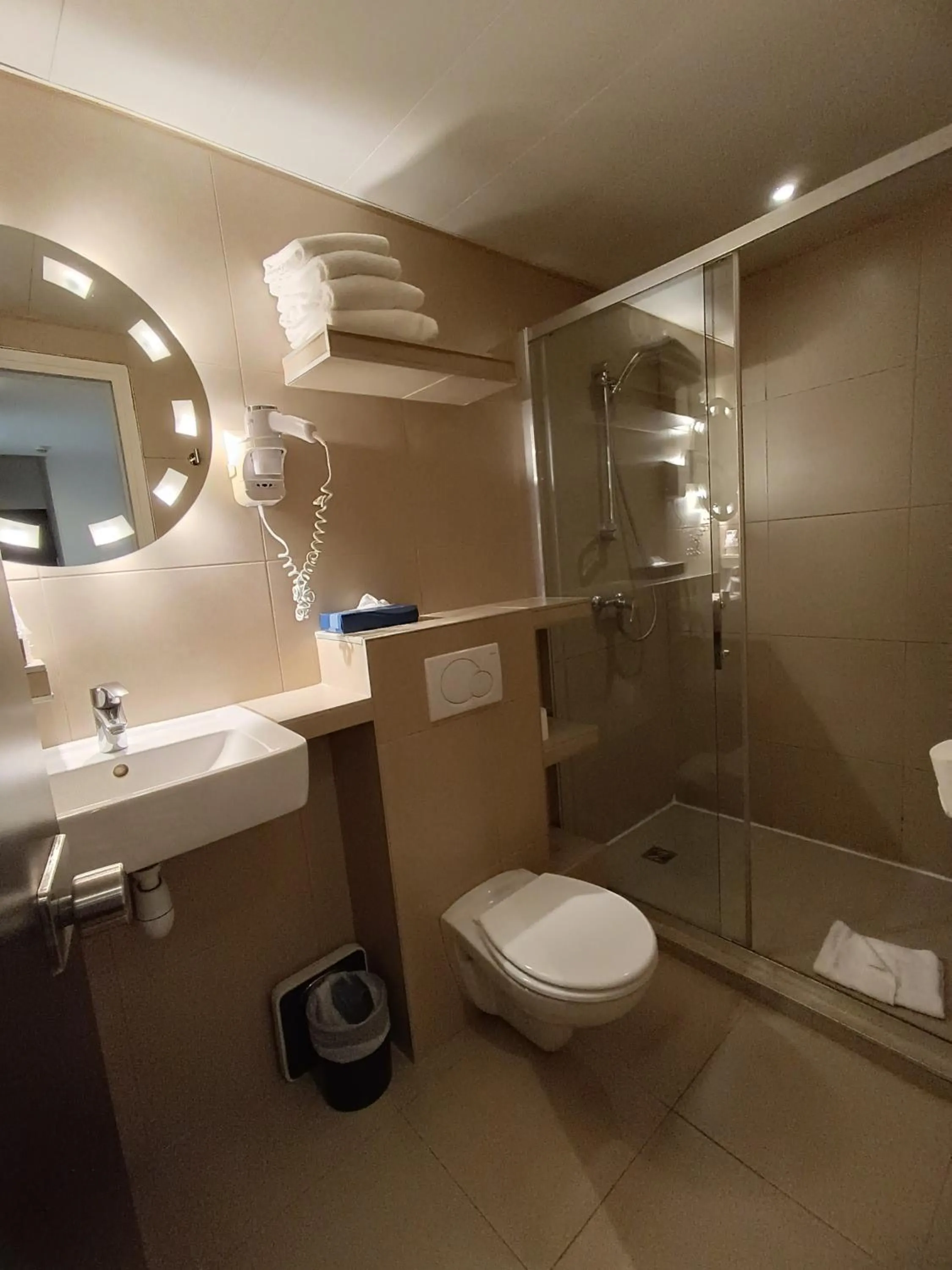 Shower in Hotel Aida Marais