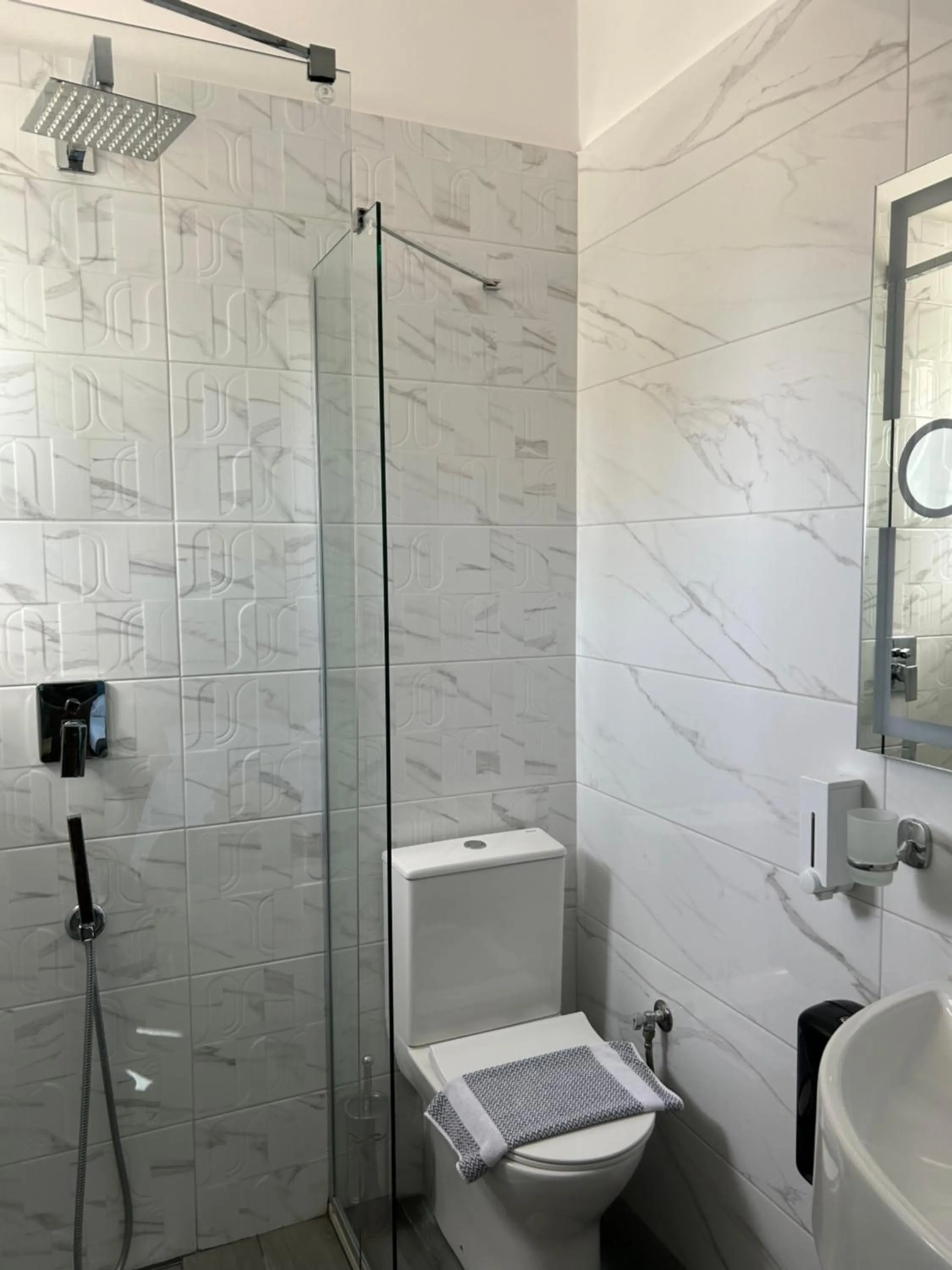 Bathroom in Perea Hotel