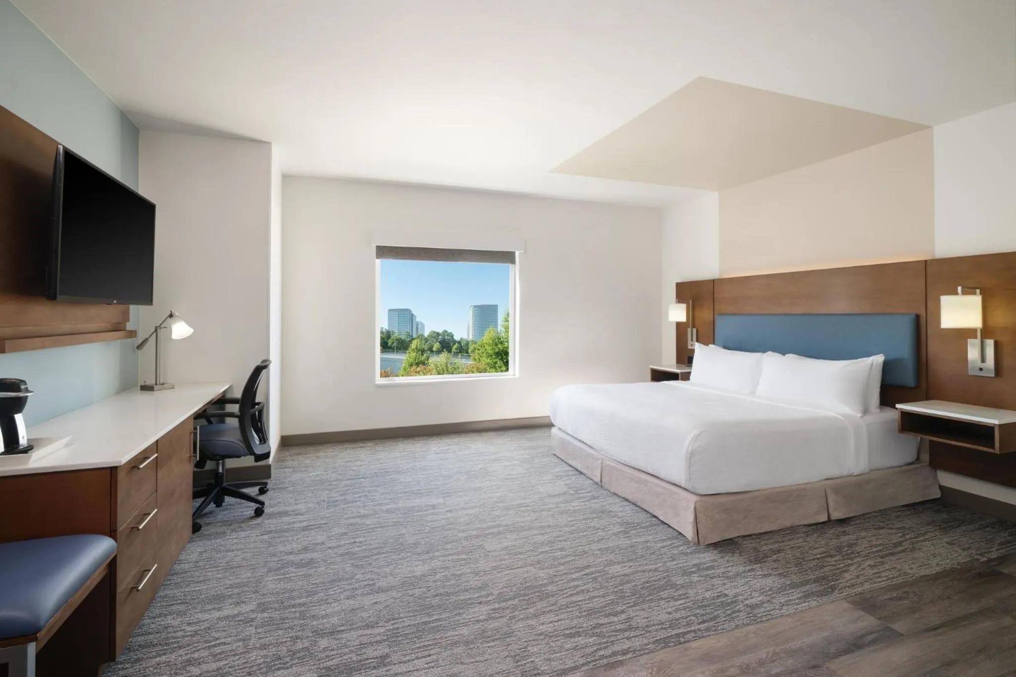 Photo of the whole room, Bed in EVEN Hotel Alpharetta - Avalon Area by IHG