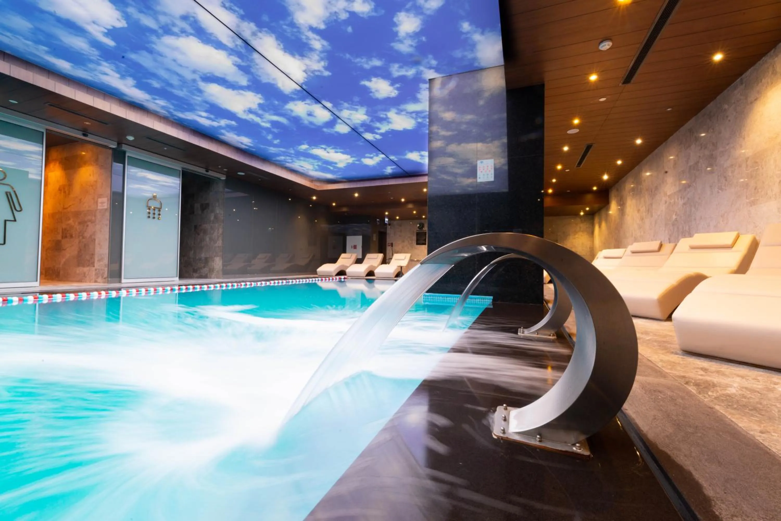 Pool view in The Craton Hotel Sisli