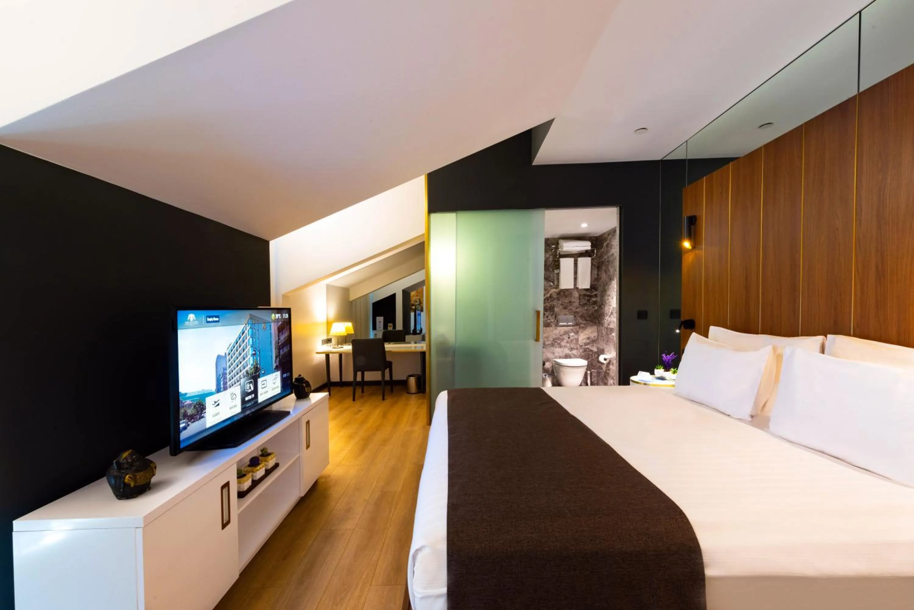 Bed in The Craton Hotel Sisli