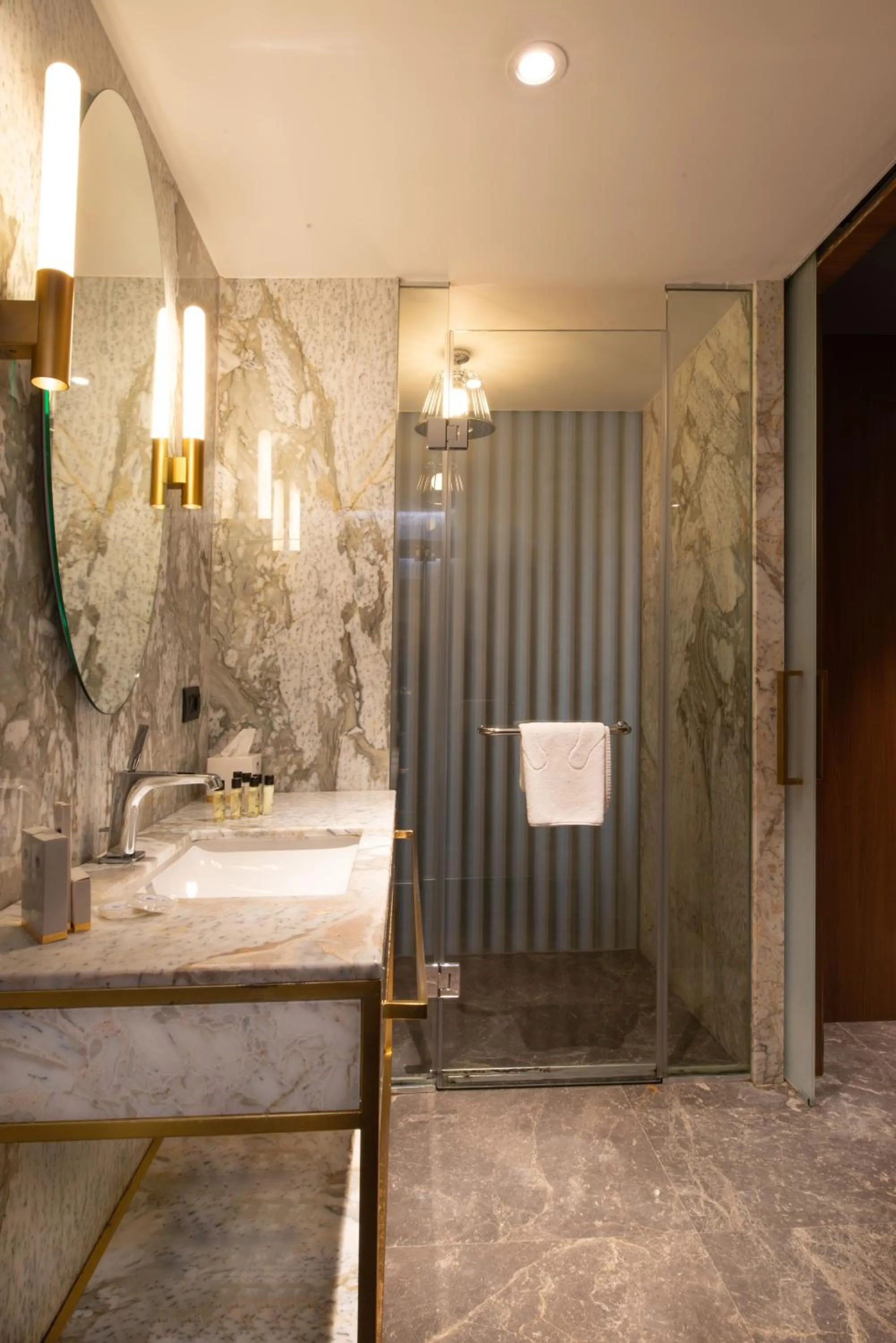 Shower in The Craton Hotel Sisli