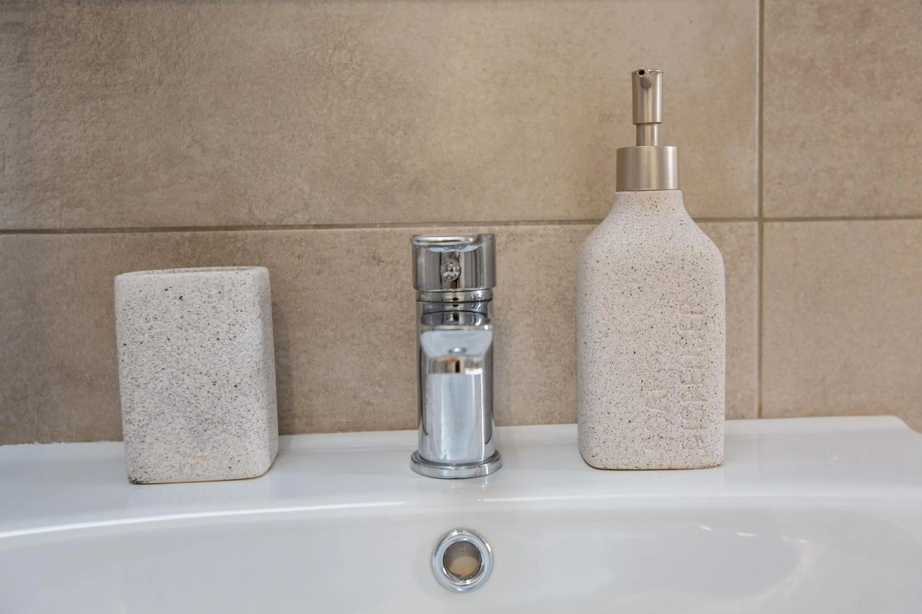 Raise Boutique Rooms in the Center of Athens