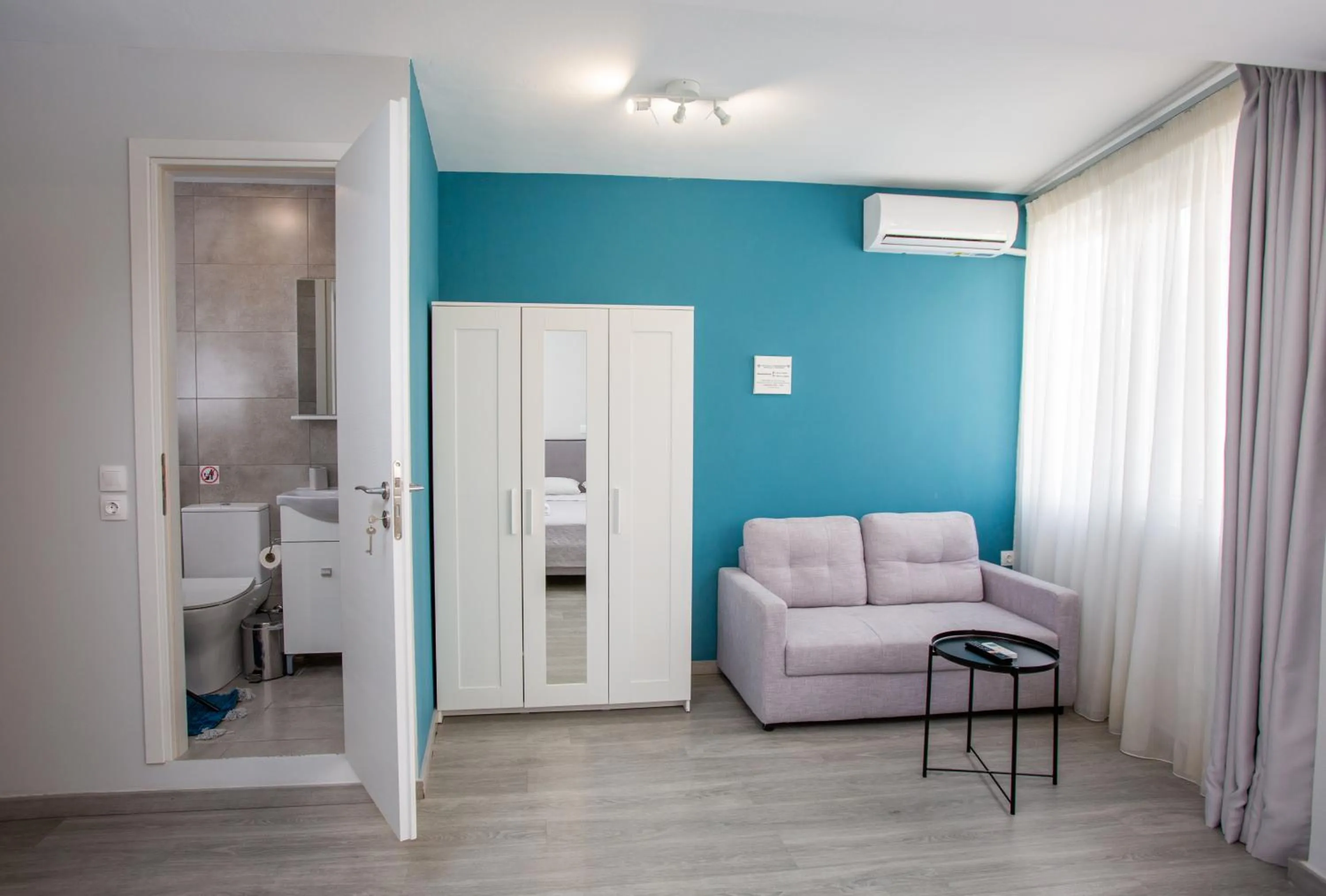 Raise Boutique Rooms in the Center of Athens