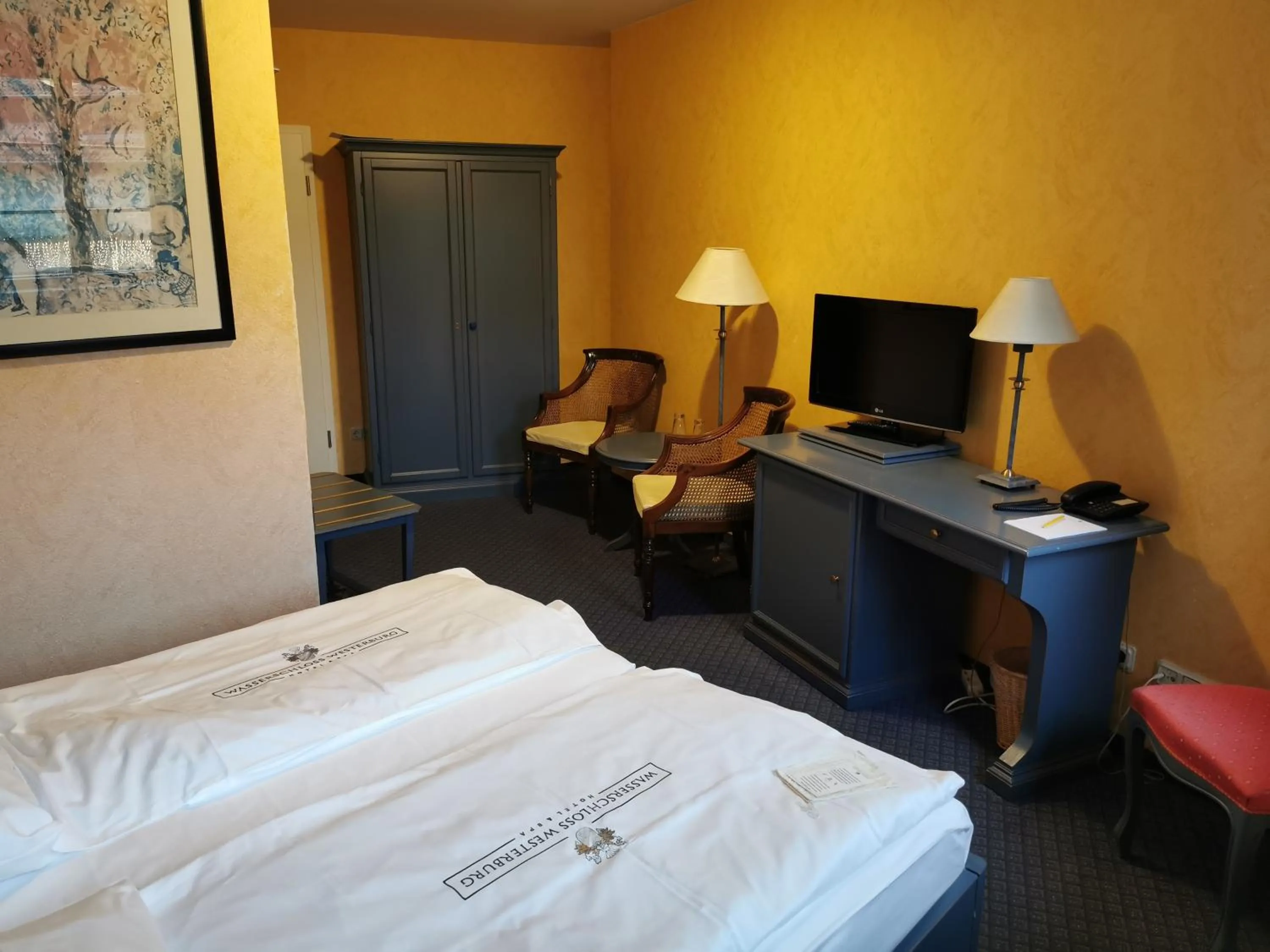 Photo of the whole room, Bed in Hotel & Spa Wasserschloss Westerburg