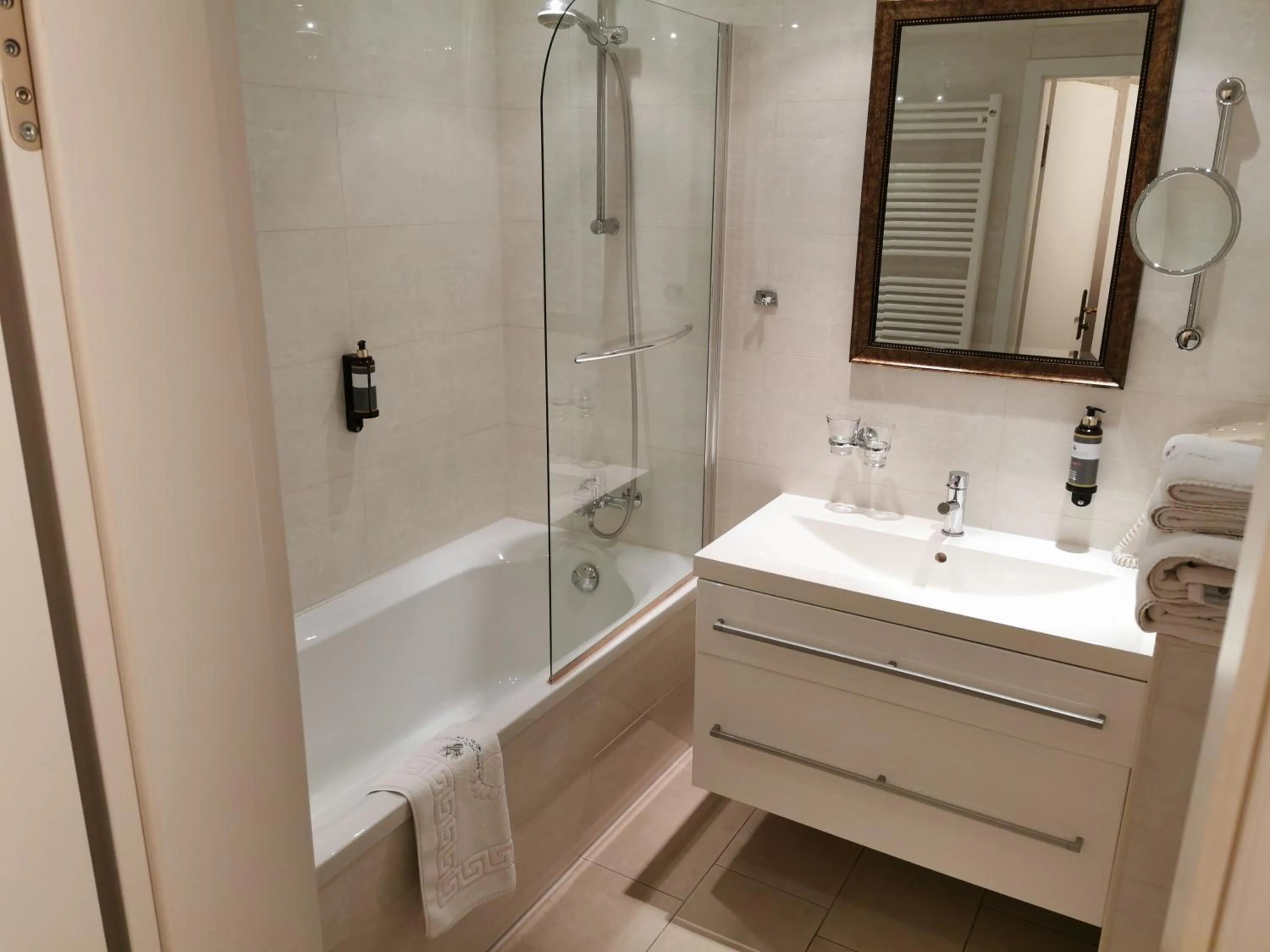 Bathroom in Hotel & Spa Wasserschloss Westerburg