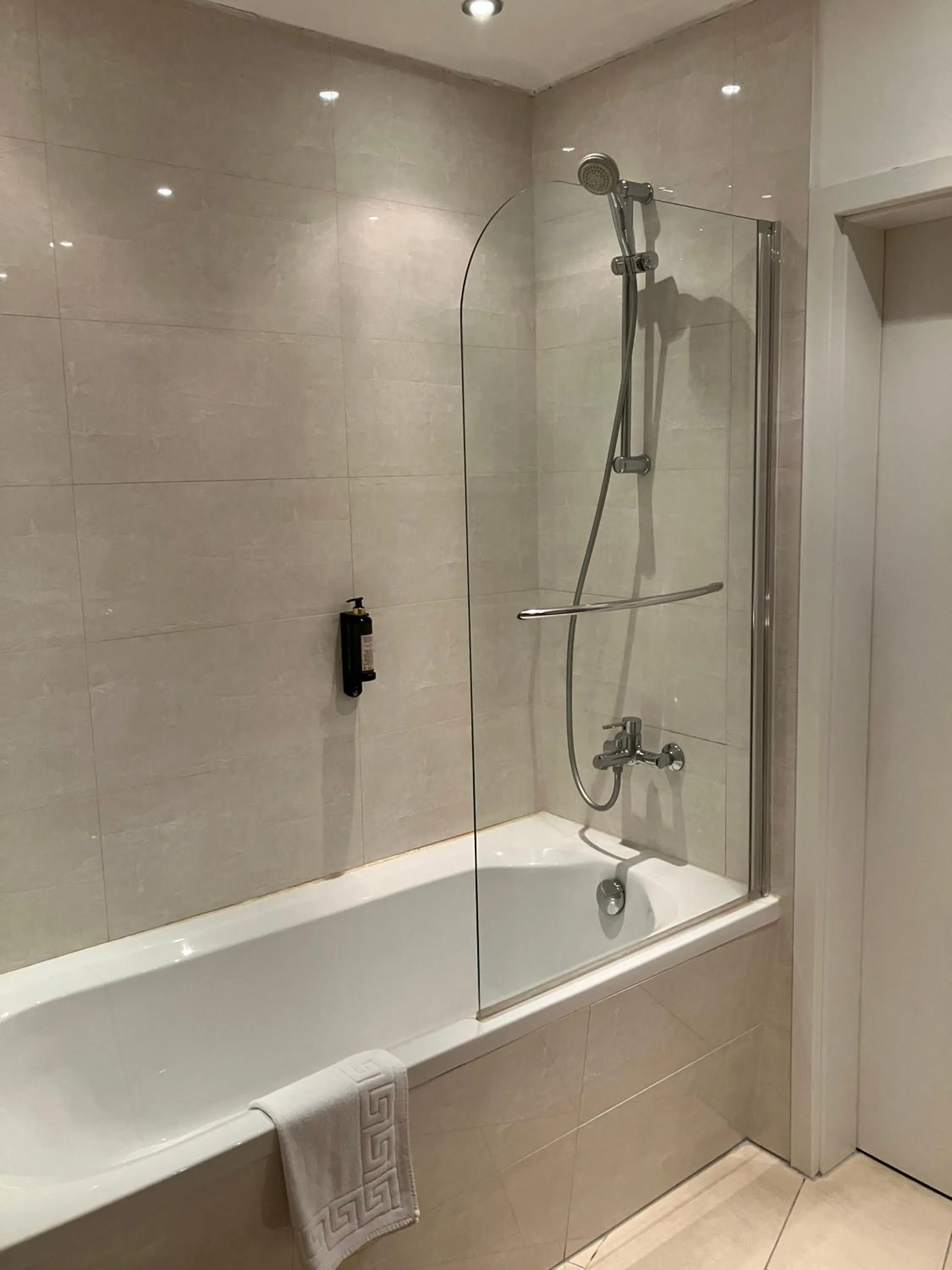Shower in Hotel & Spa Wasserschloss Westerburg